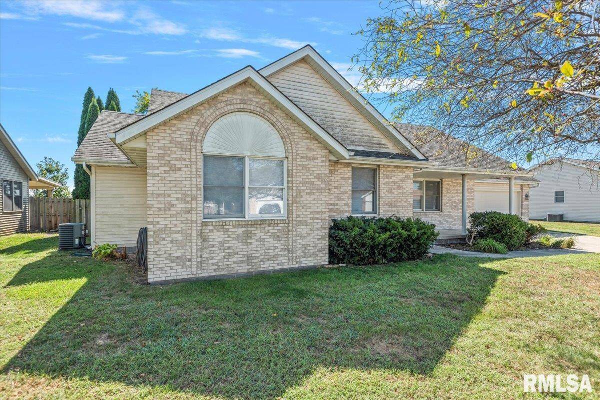 Chatham, IL 62629,1052 OAKBROOK AVE