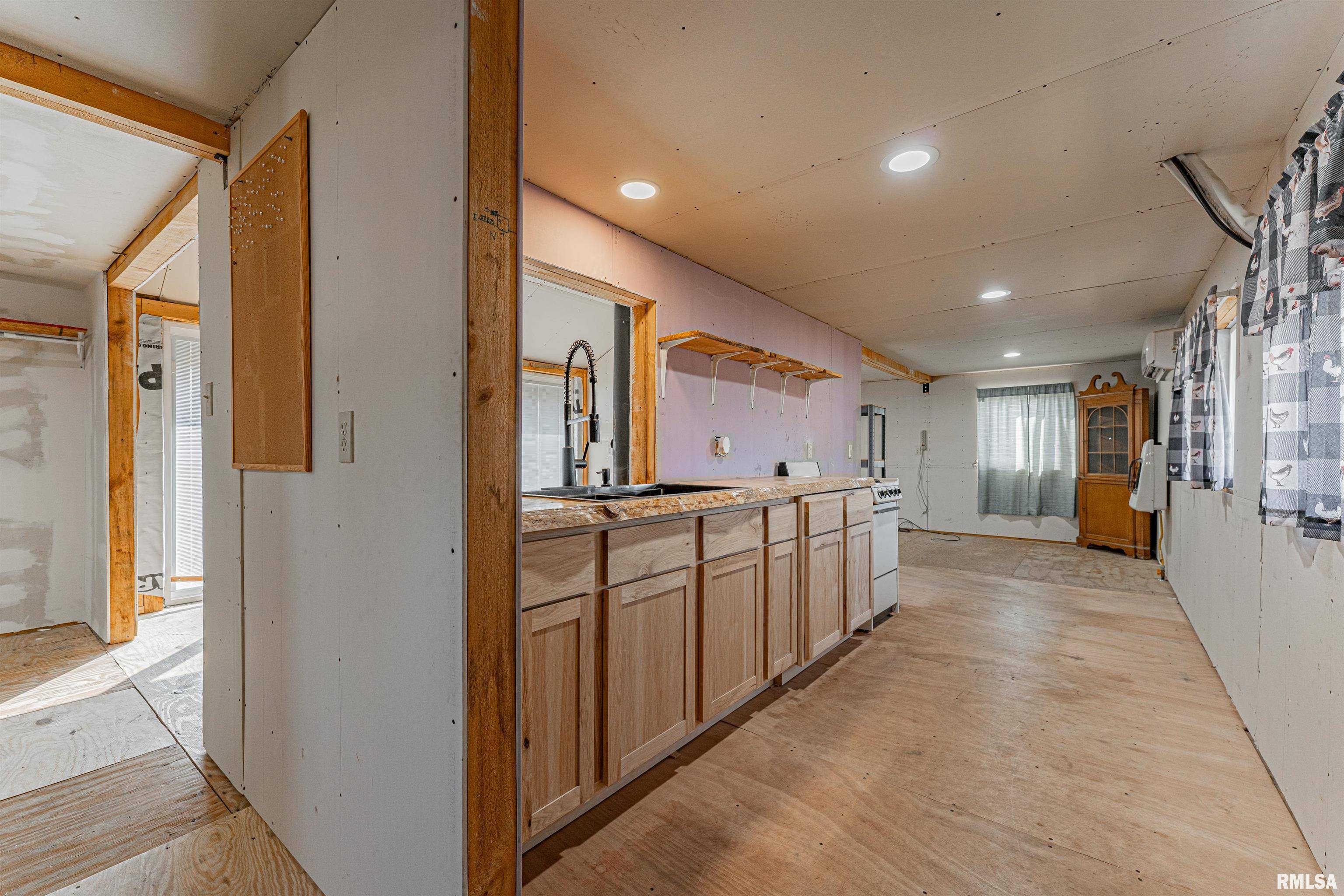 Manito, IL 61546,24053 County Road 3050 E