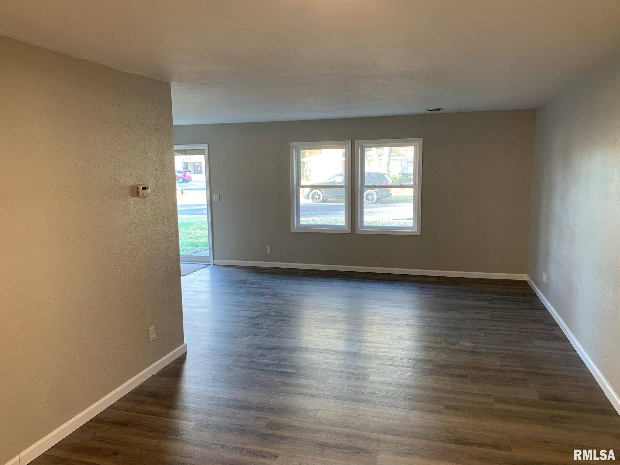 Monmouth, IL 61462,1303 LINCOLN RD