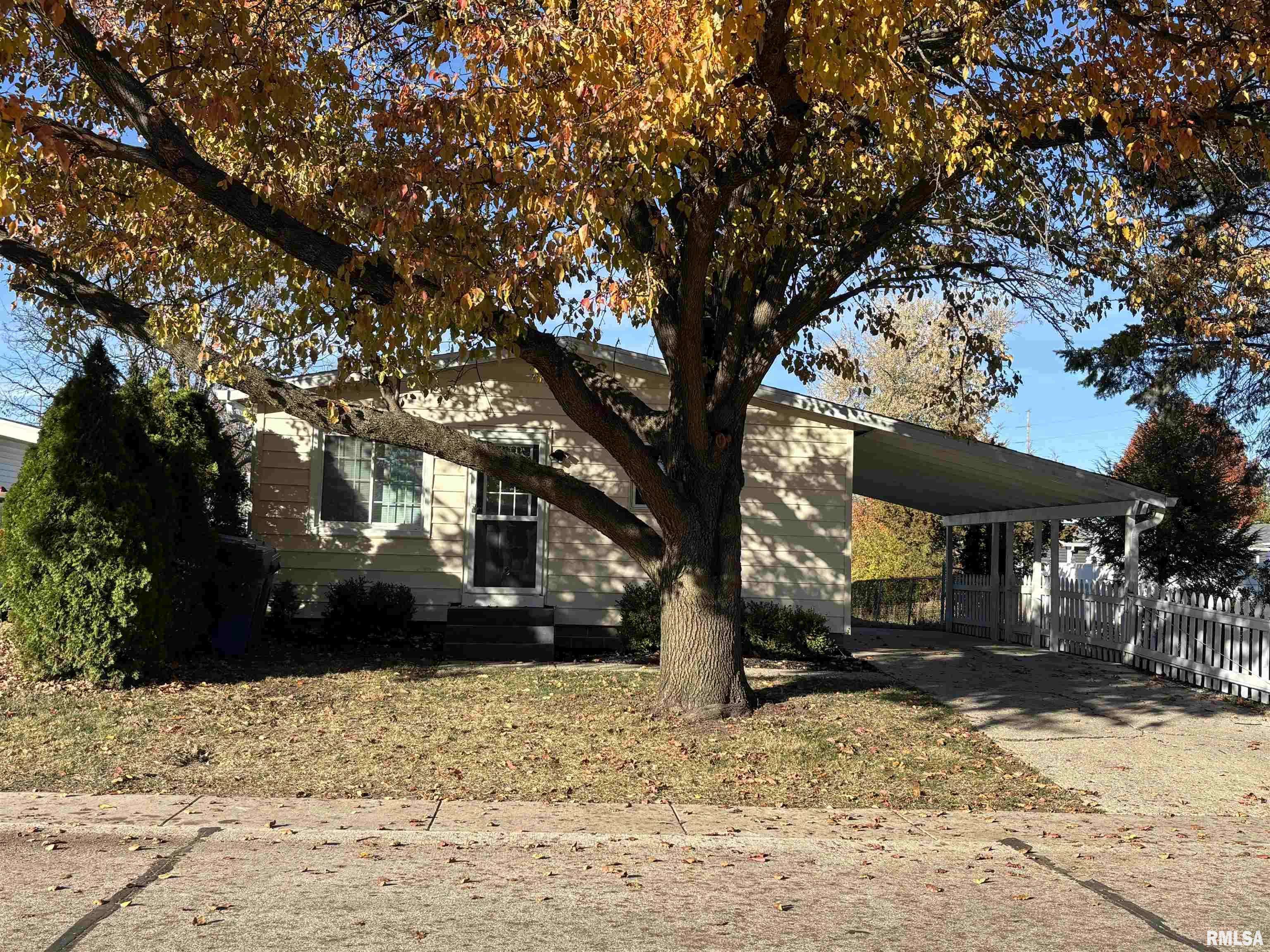 Springfield, IL 62702,3017 Rivendel DR