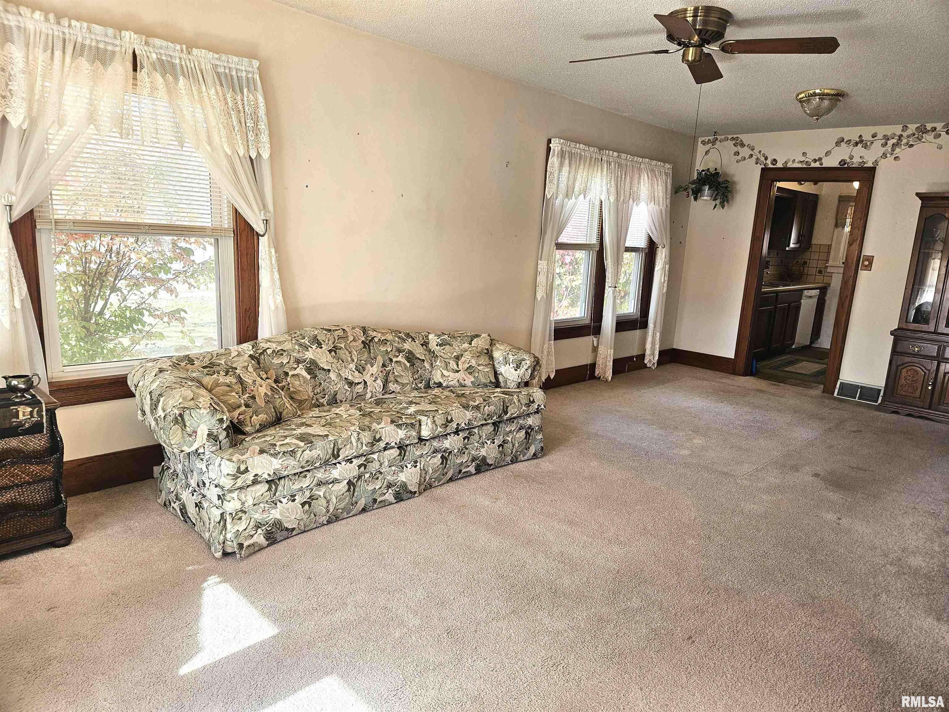 Galesburg, IL 61401,633 E 5TH ST