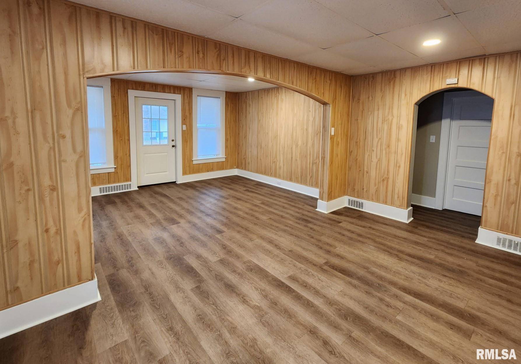 Lincoln, IL 62656,1019 N MCLEAN ST