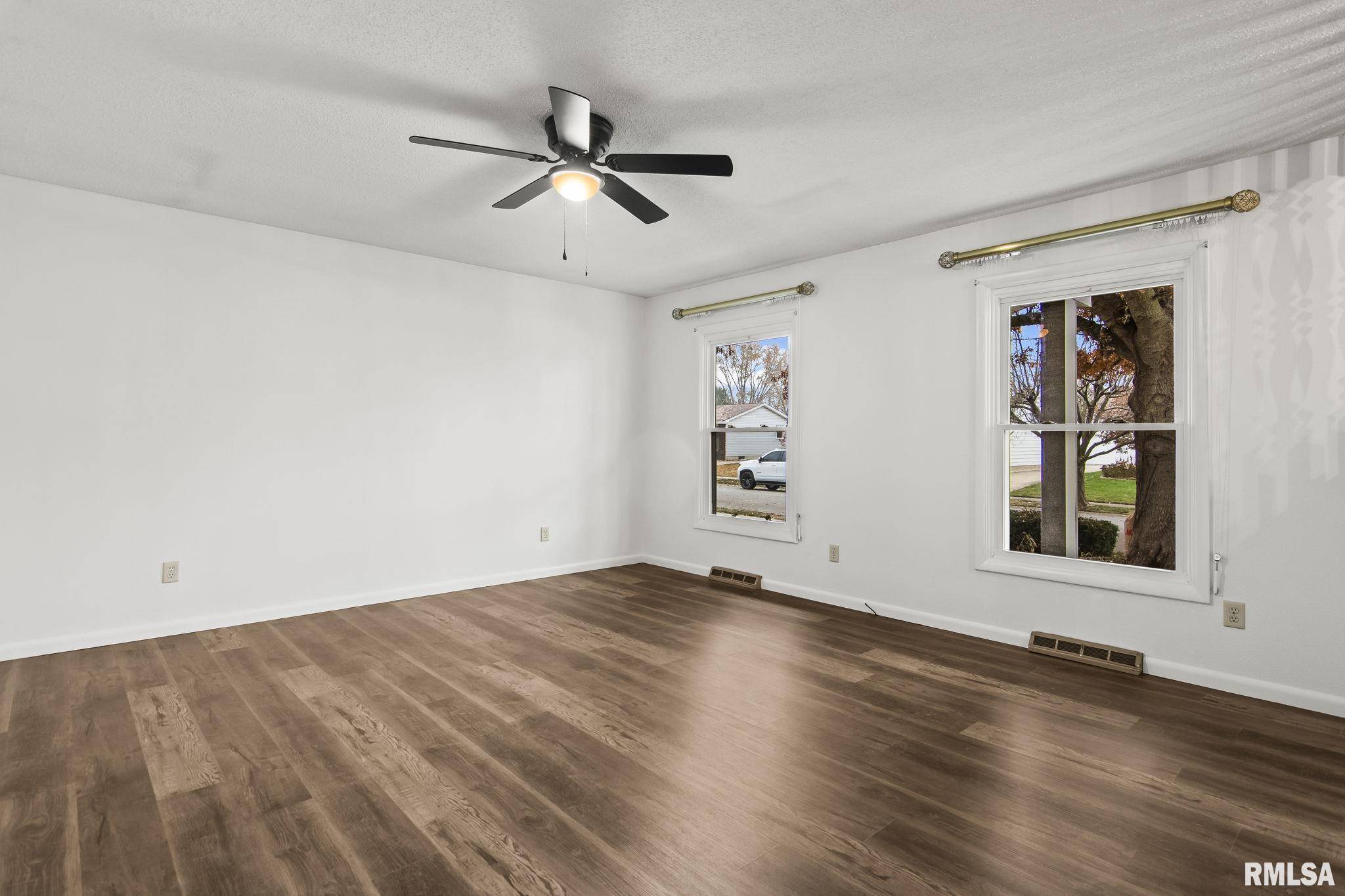 Springfield, IL 62704,233 Deer Head LN