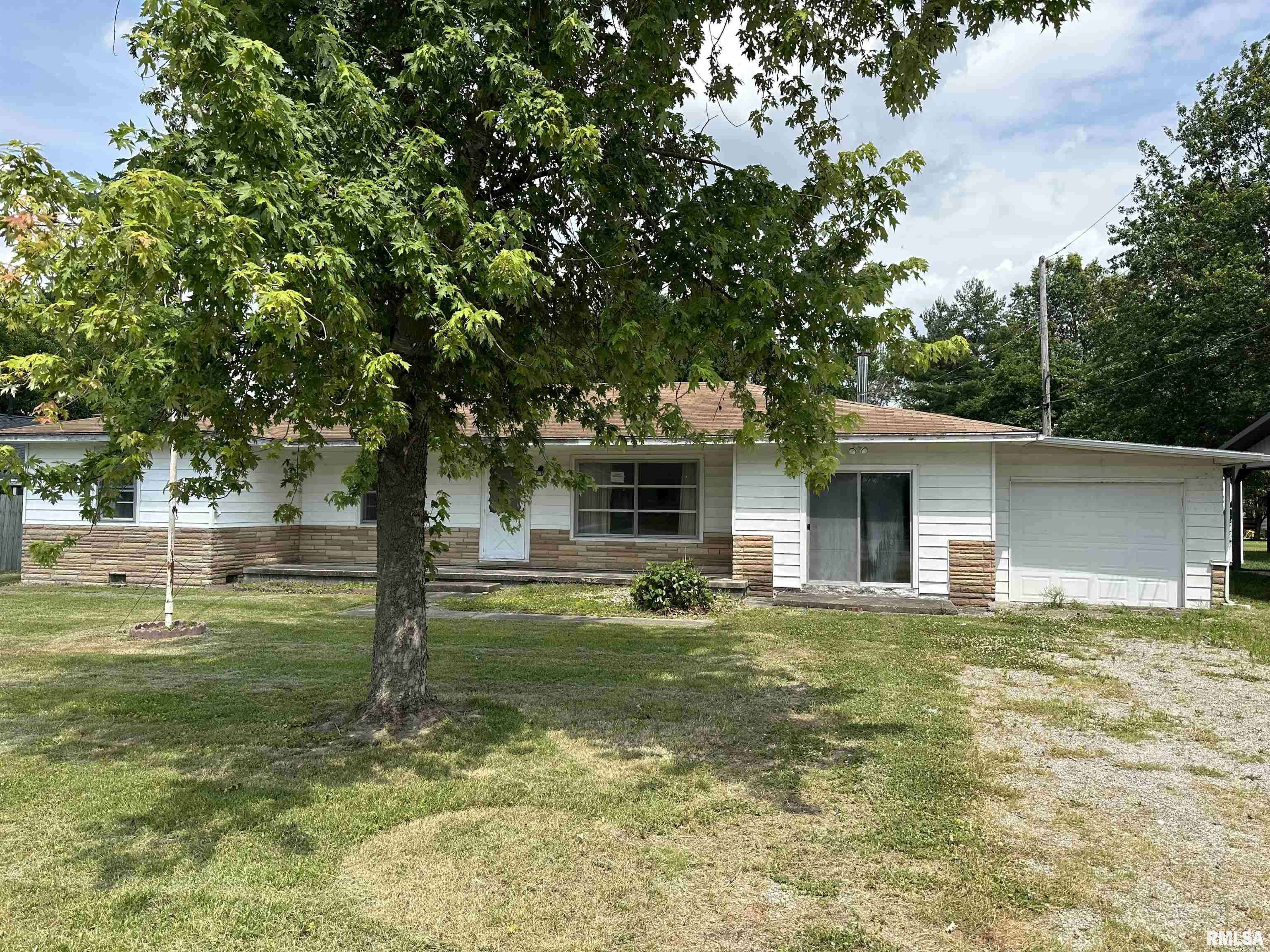 Clay City, IL 62824,707 WASHINGTON Street Southwest