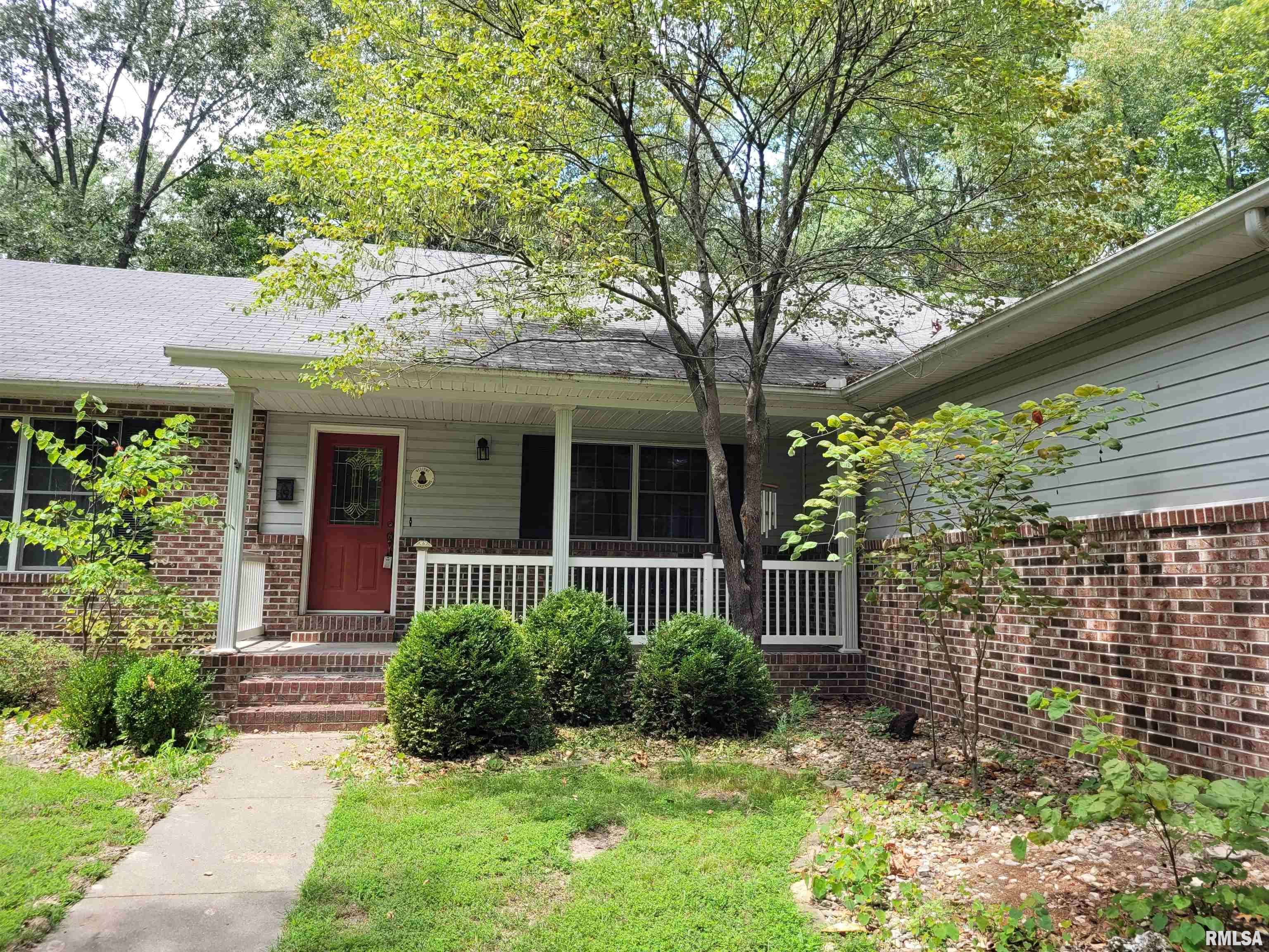 Mt Vernon, IL 62864,14735 N Lost Lake LN