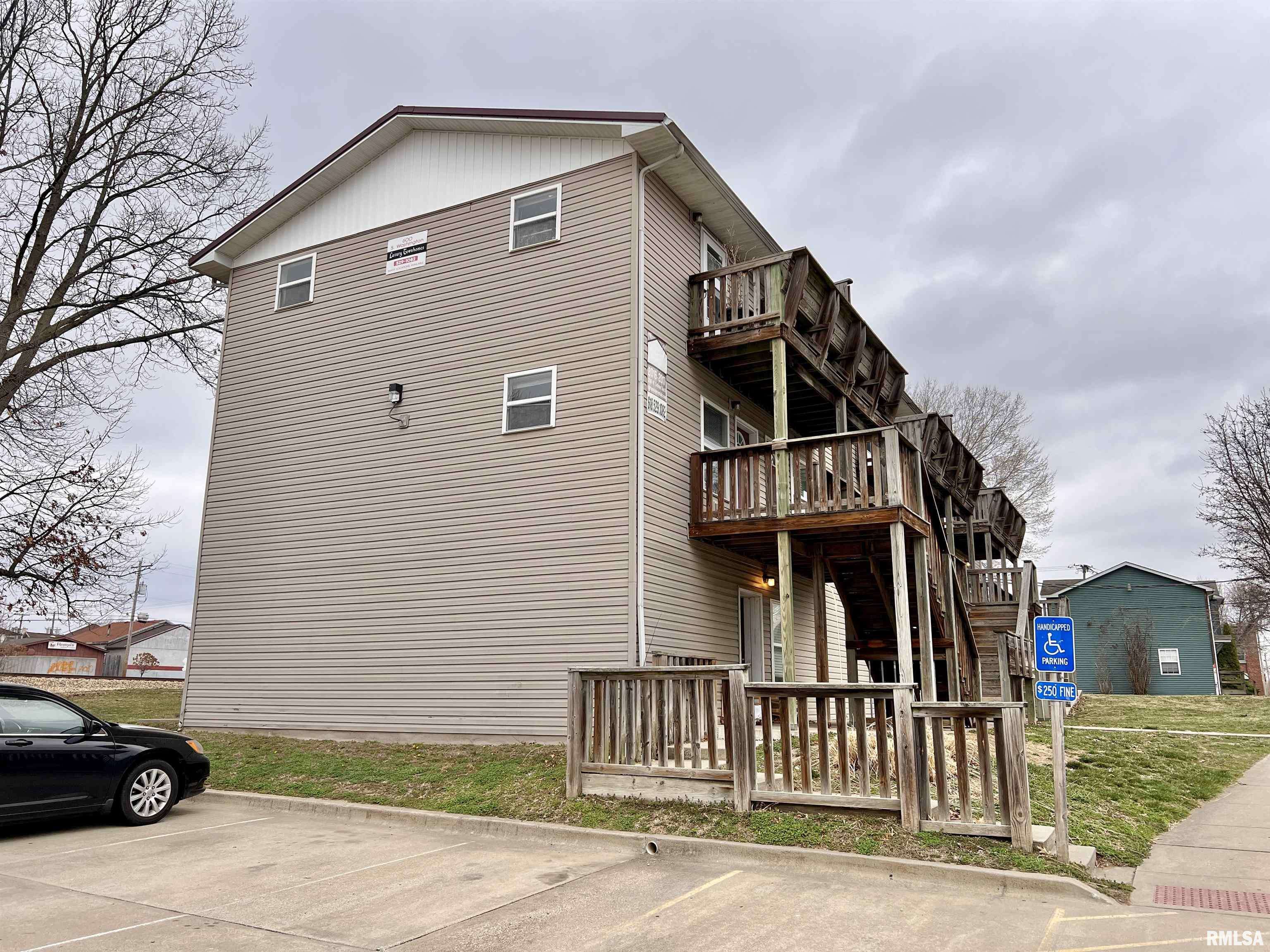Carbondale, IL 62901,600 S WASHINGTON ST