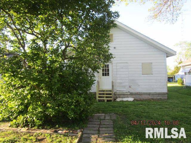 Christopher, IL 62822,210 W RAY ST