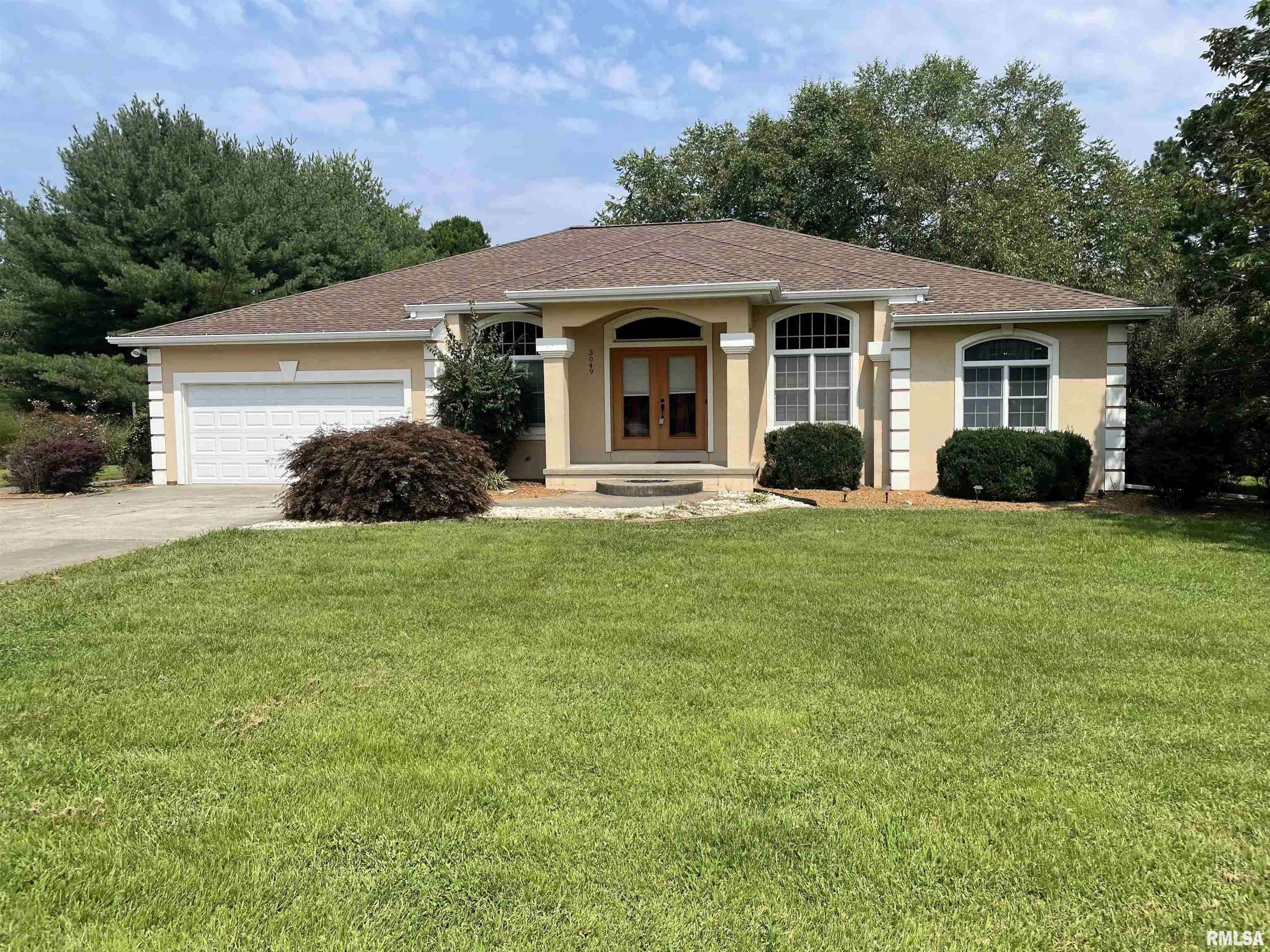Metropolis, IL 62960,3049 LAKEVIEW DR