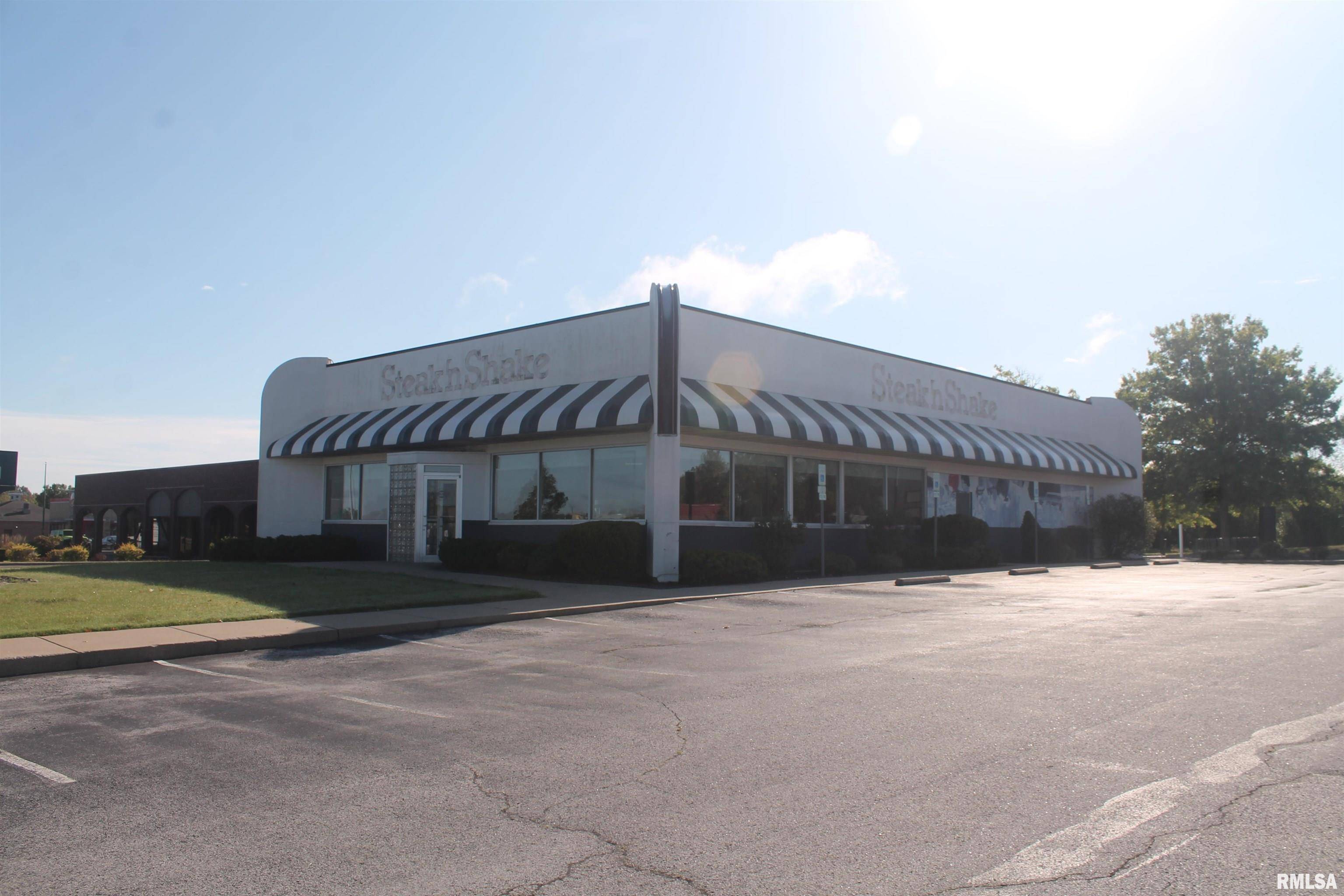 Carbondale, IL 62901,1365 E MAIN ST