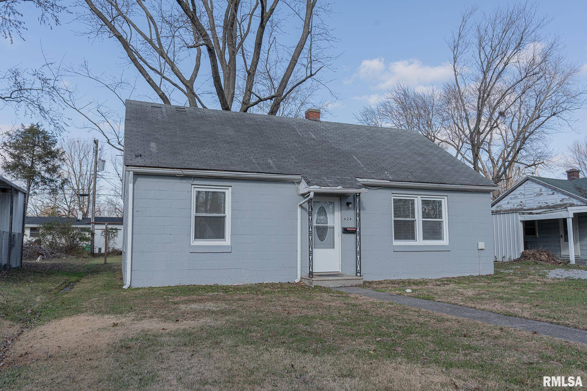 Salem, IL 62881,628 W Warmoth ST