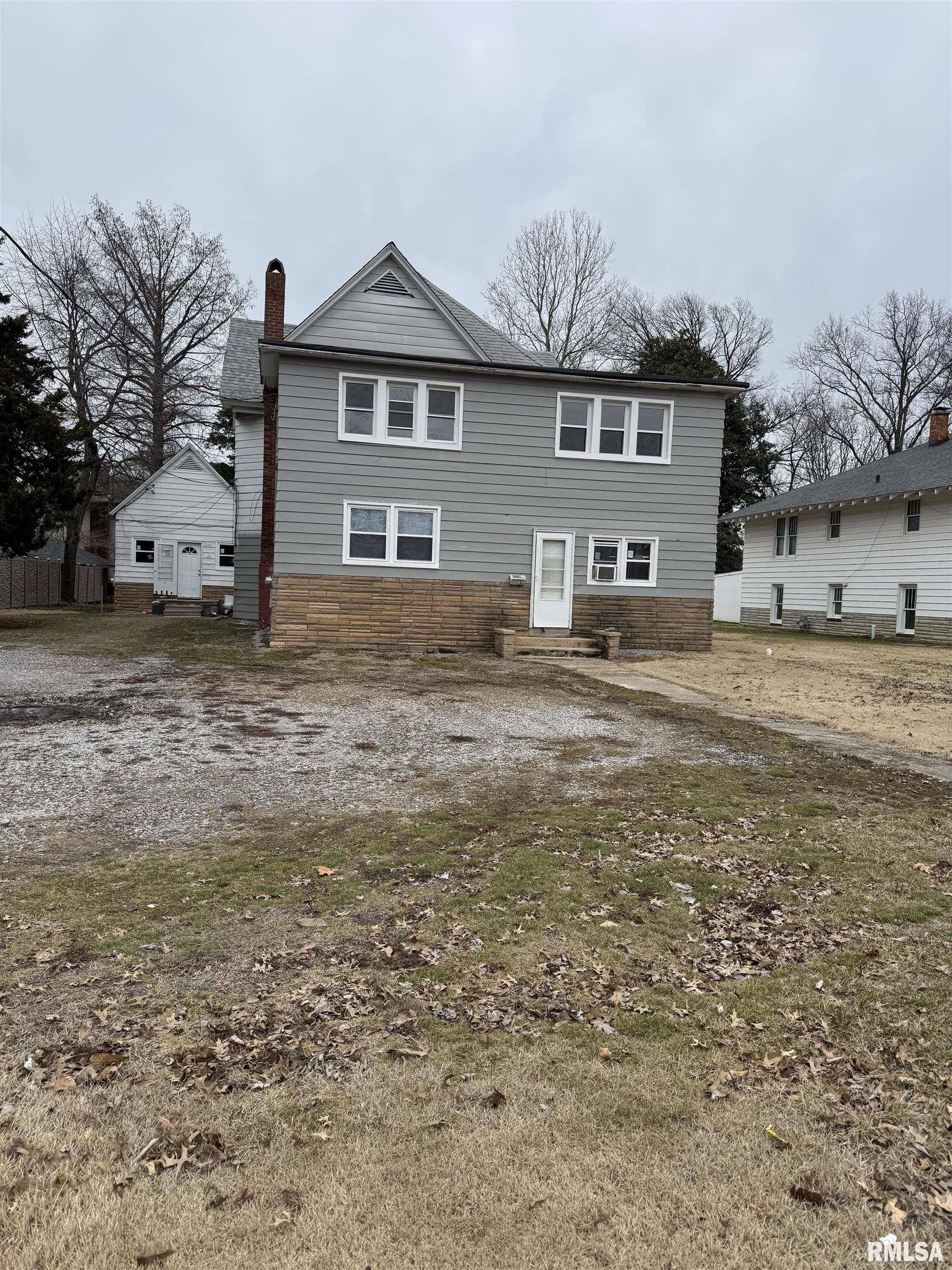 Benton, IL 62812,420 N MAIN ST #5