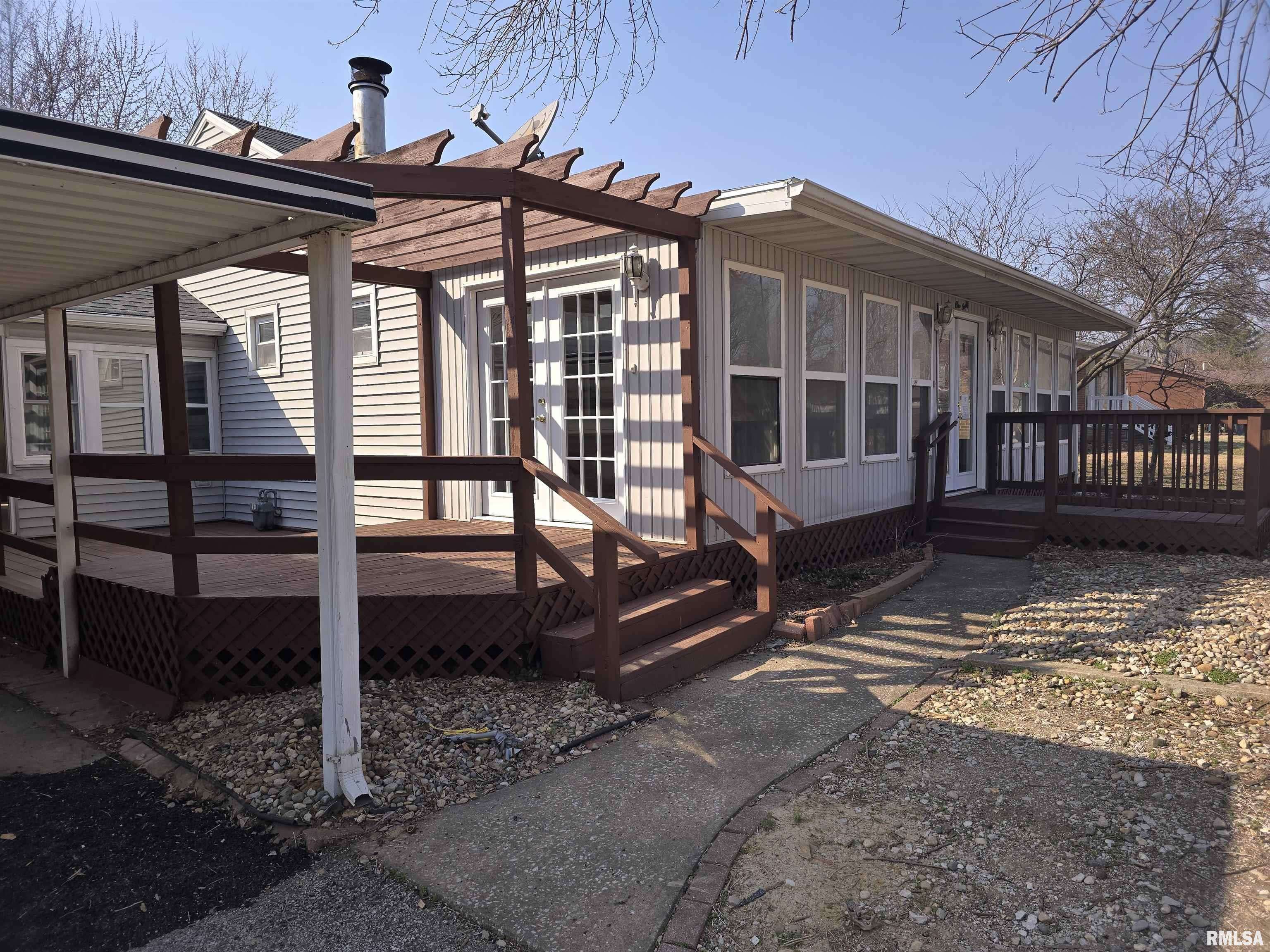 Wood River, IL 62095,140 GREENVIEW ST