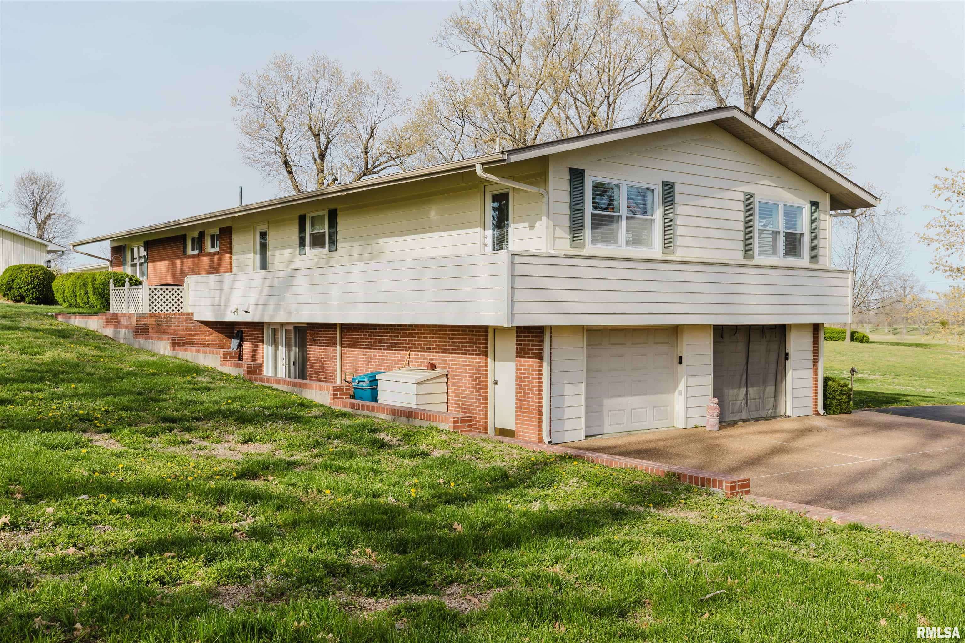 Harrisburg, IL 62946,313 COUNTRY CLUB LN