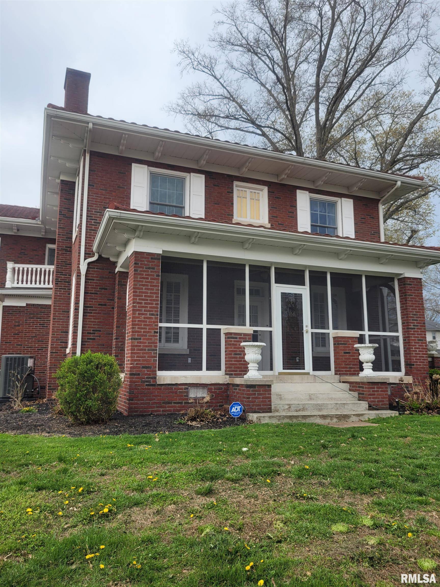 Mt Vernon, IL 62864,320 N 9TH ST