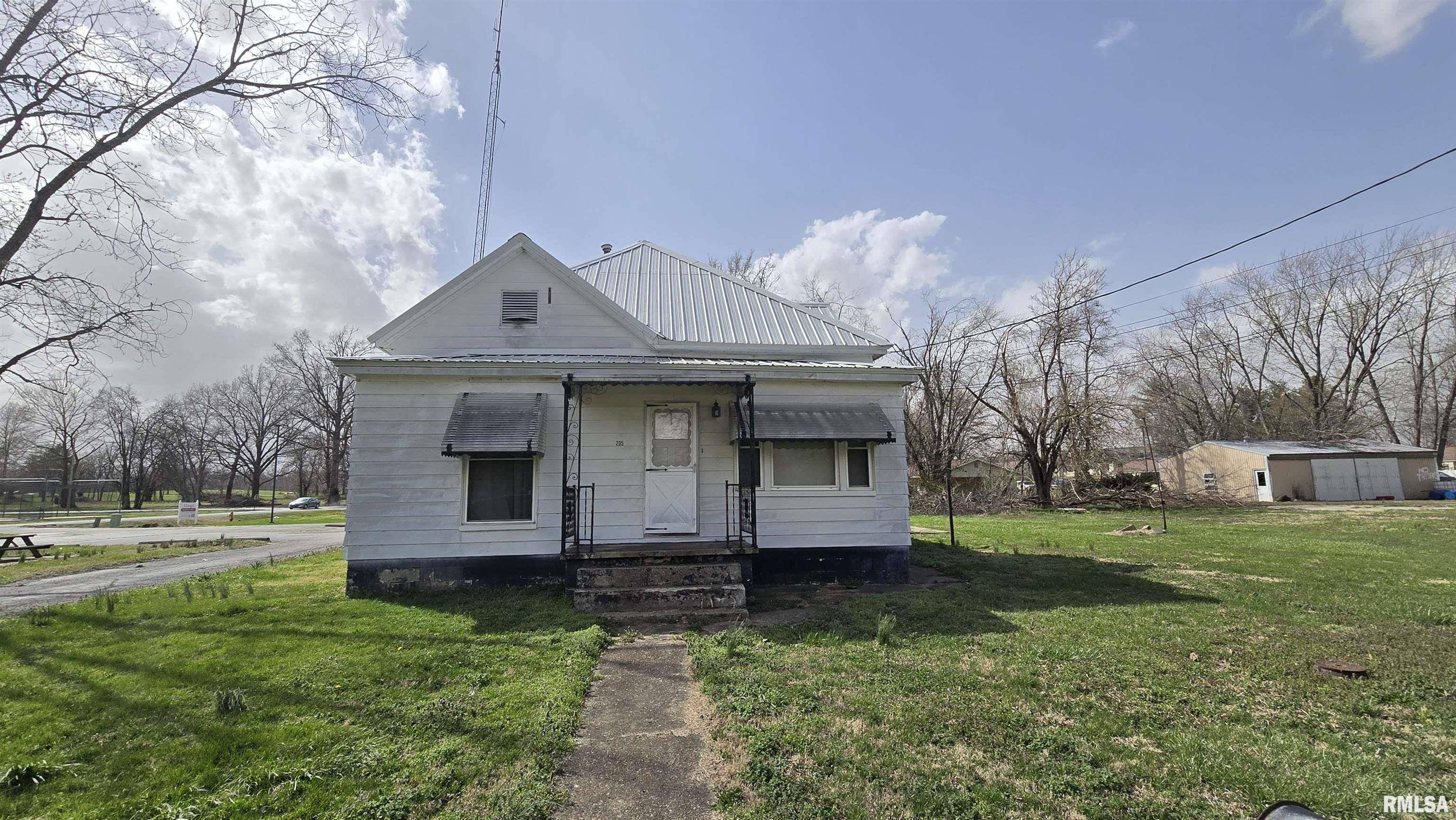 Harrisburg, IL 62946,205 SHAW ST