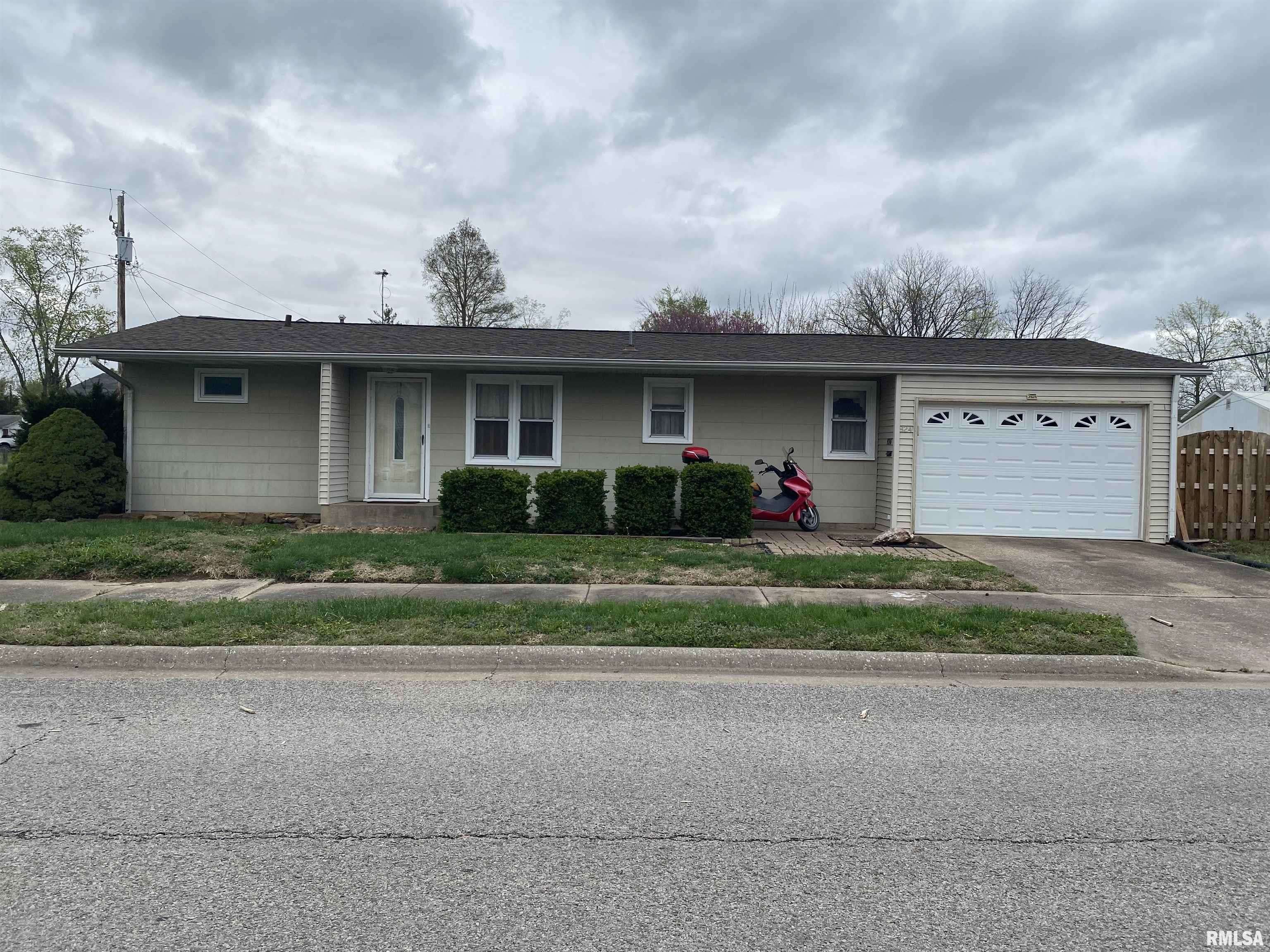 Murphysboro, IL 62966,924 N 20TH ST