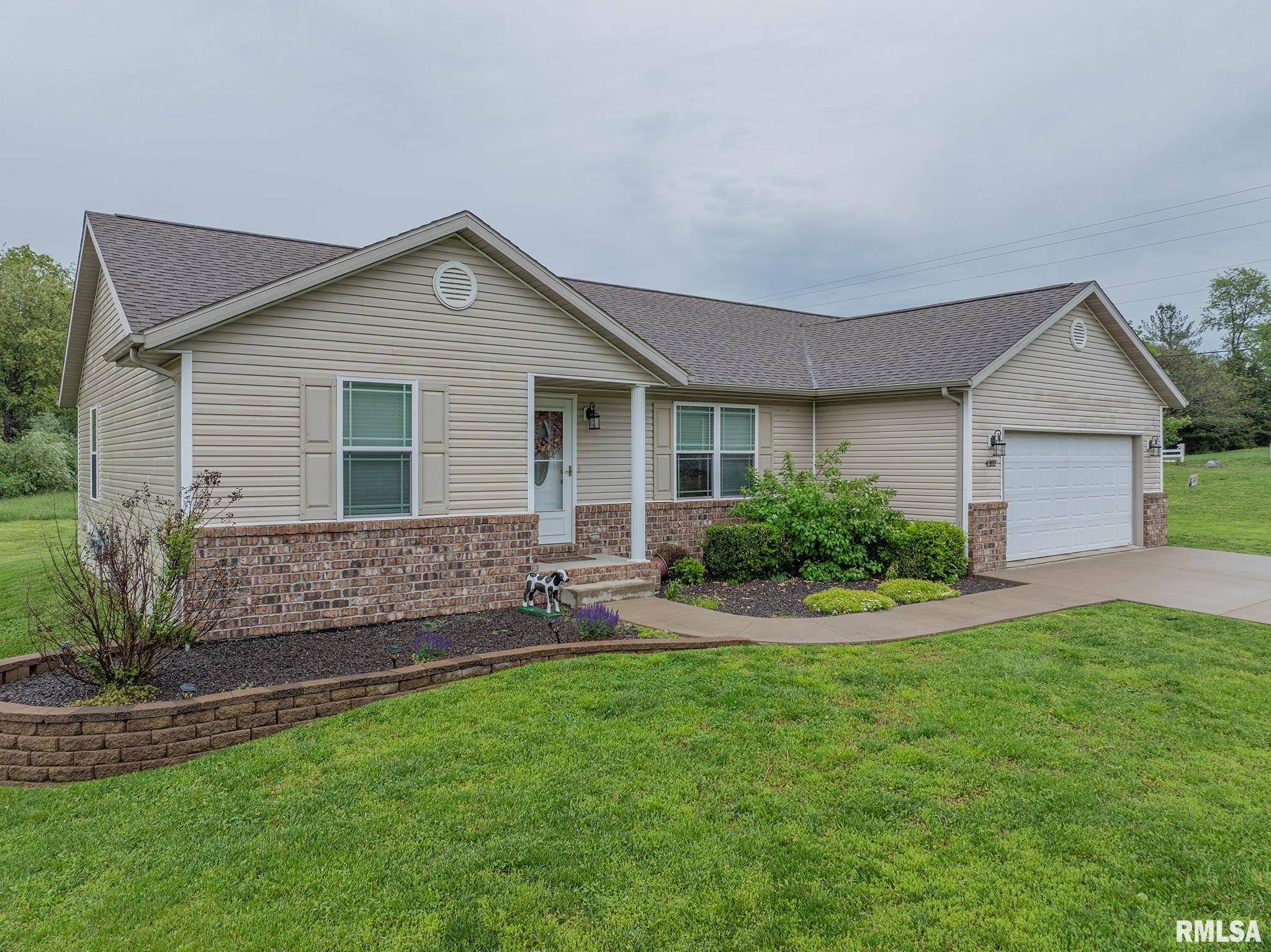 Mt Vernon, IL 62864,4202 Woodglen LN