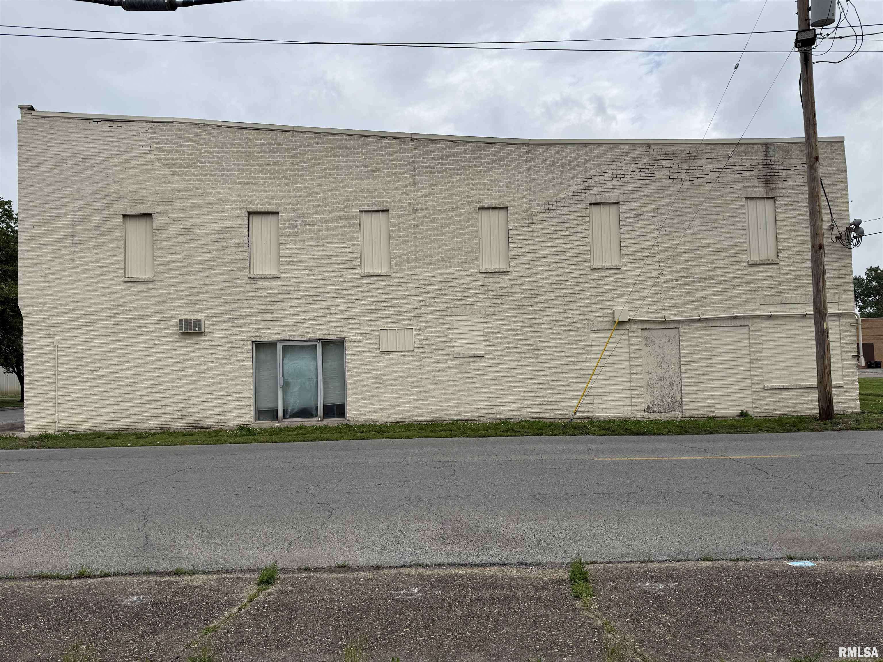 Harrisburg, IL 62946,520 S MCKINLEY ST