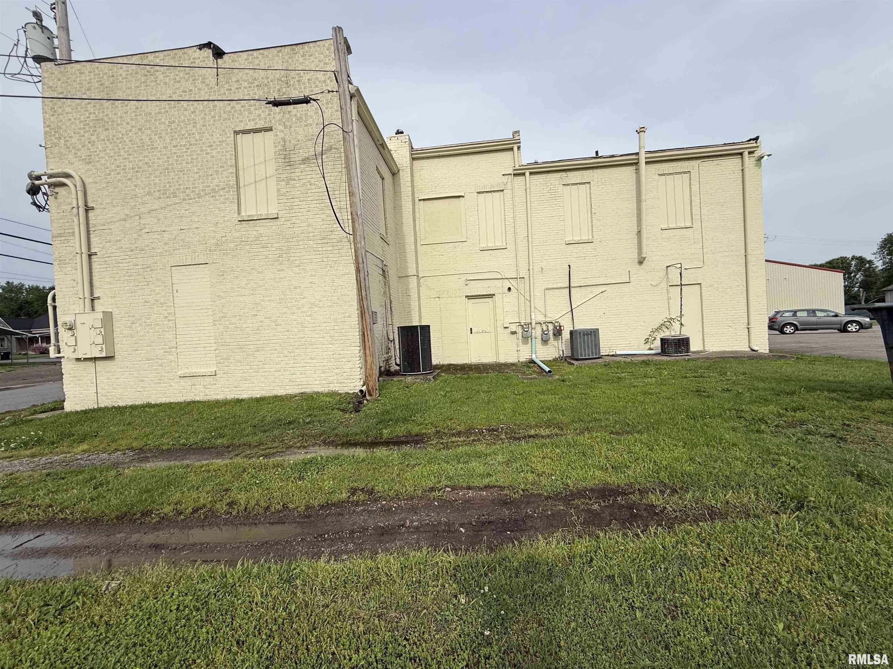 Harrisburg, IL 62946,520 S MCKINLEY ST