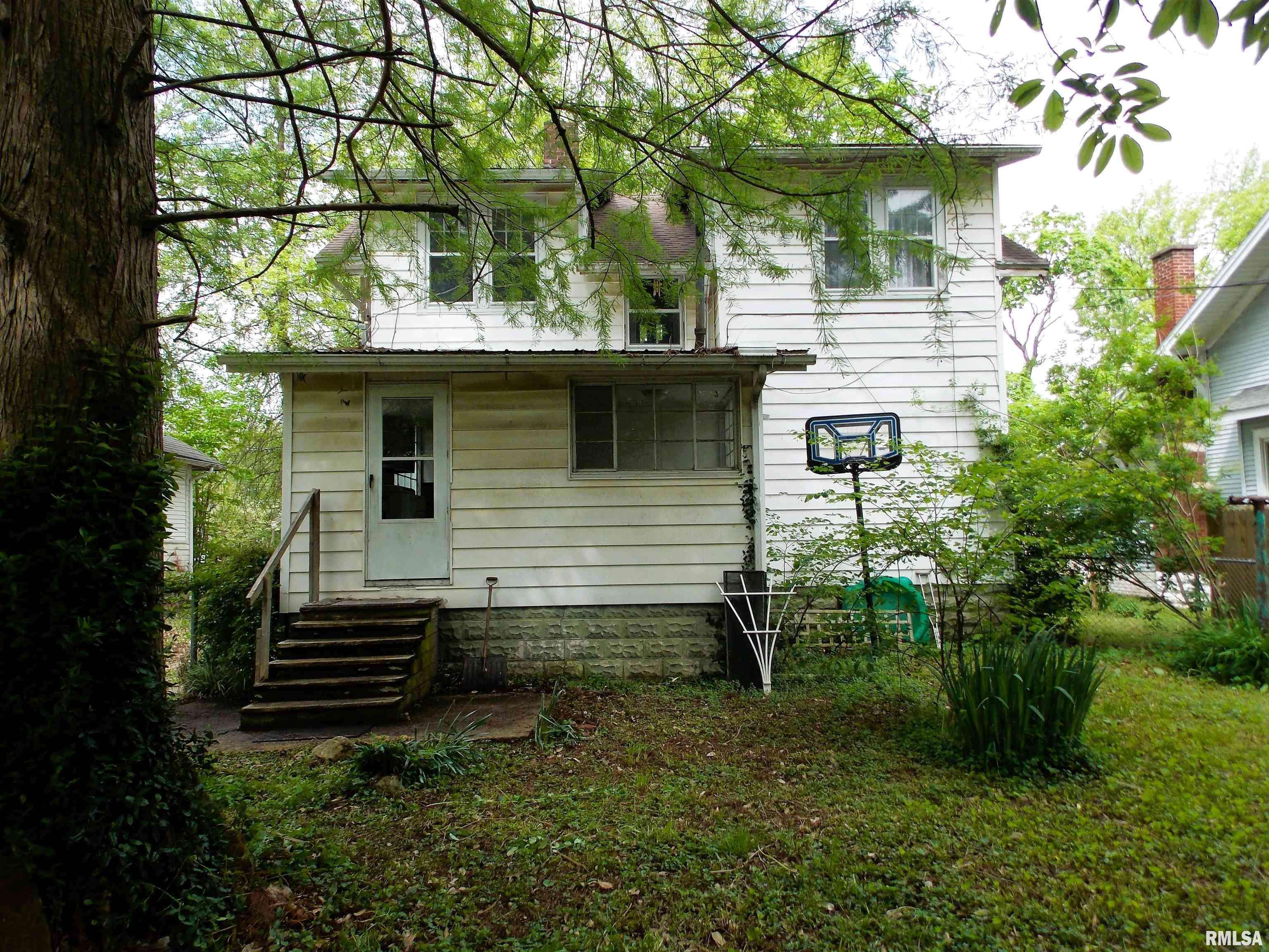Centralia, IL 62801,327 LINDEN AVE