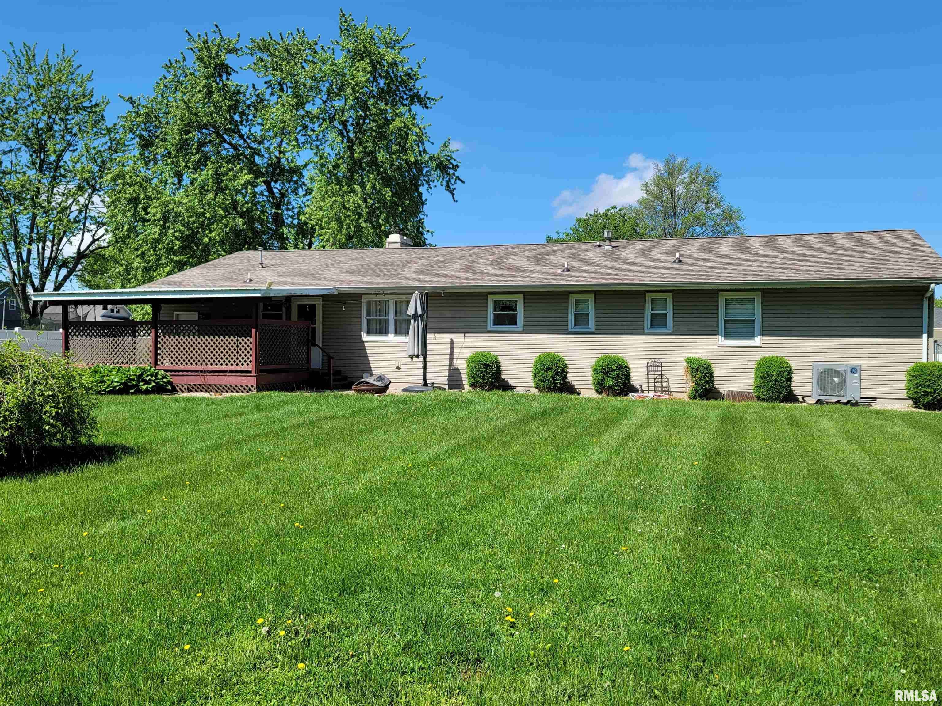 Salem, IL 62881,106 WOODLAND DR