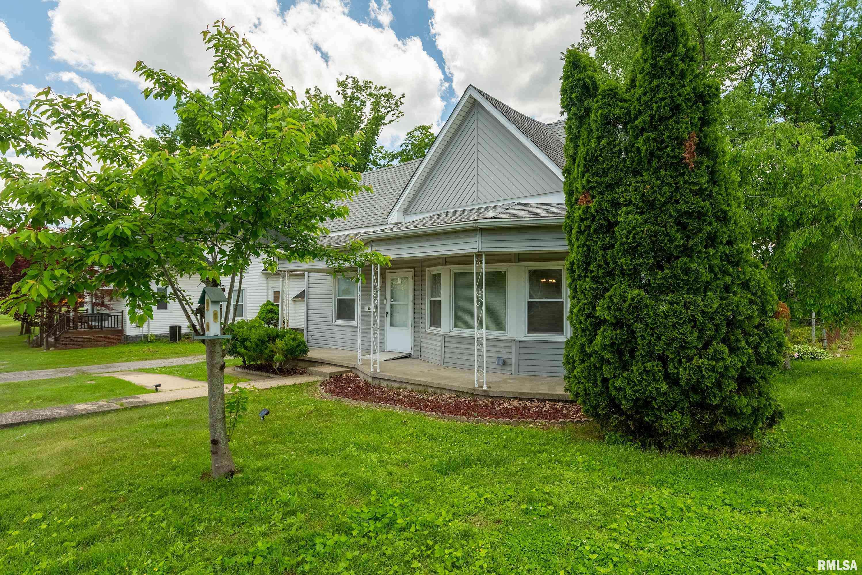 Johnston City, IL 62951,1104 Barham AVE