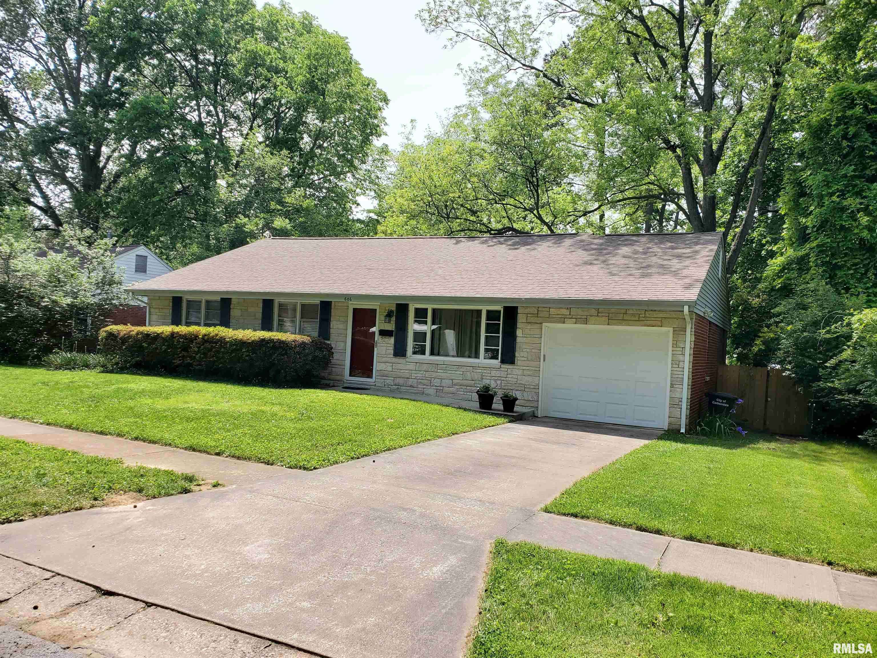 Carbondale, IL 62901,606 S SKYLINE DR