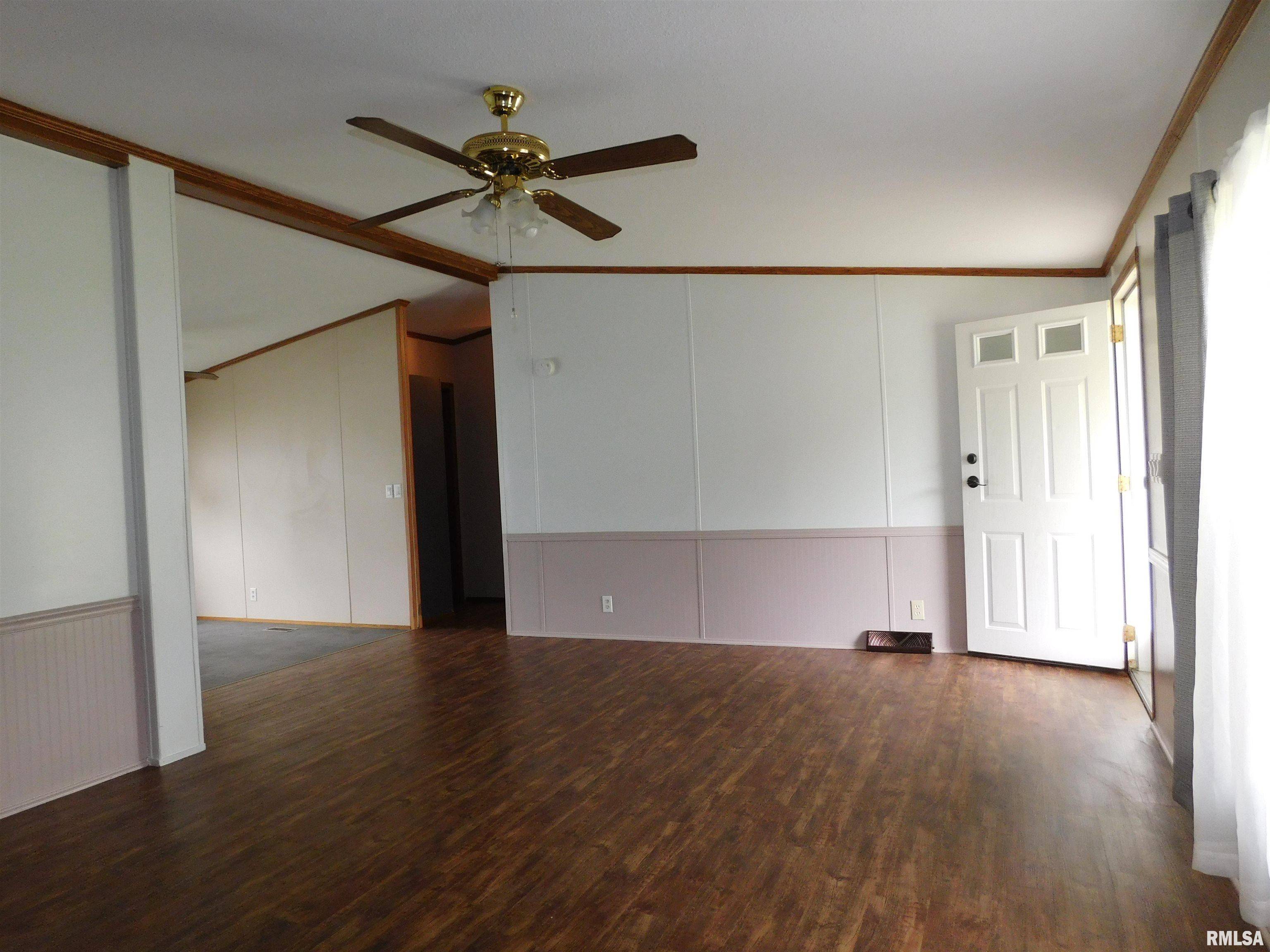 Kinmundy, IL 62854,403 E SYCAMORE ST
