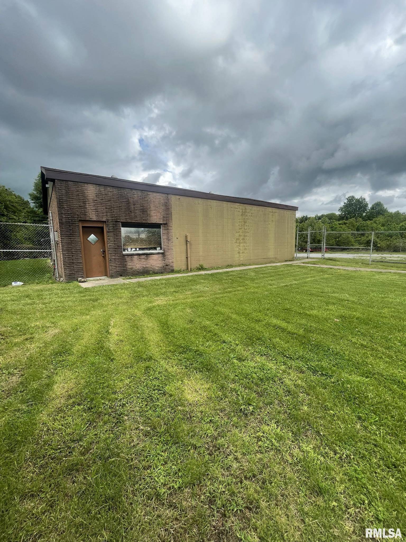 Benton, IL 62812,14447 State Highway 34