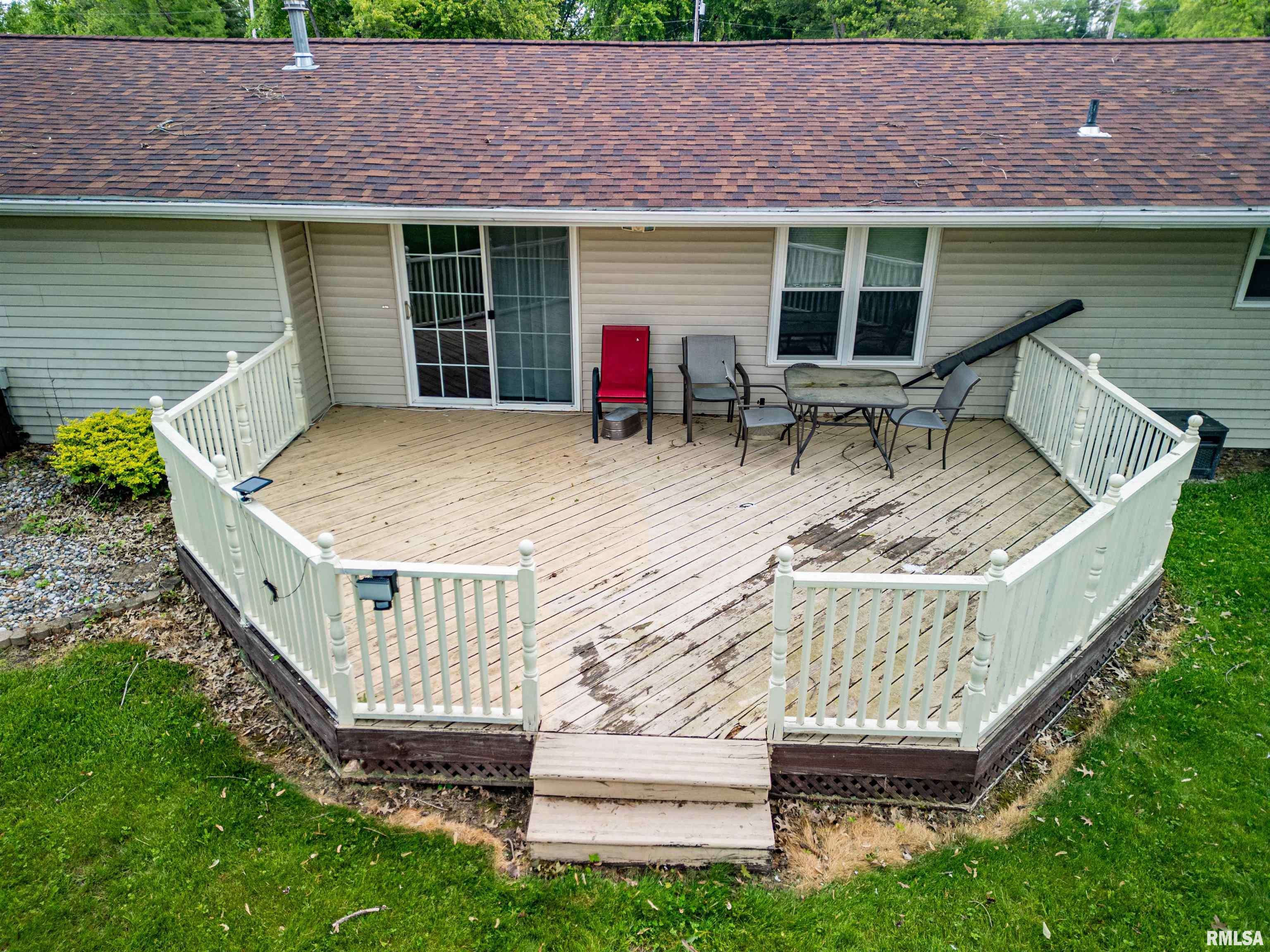 Salem, IL 62881,1103 W Boone ST