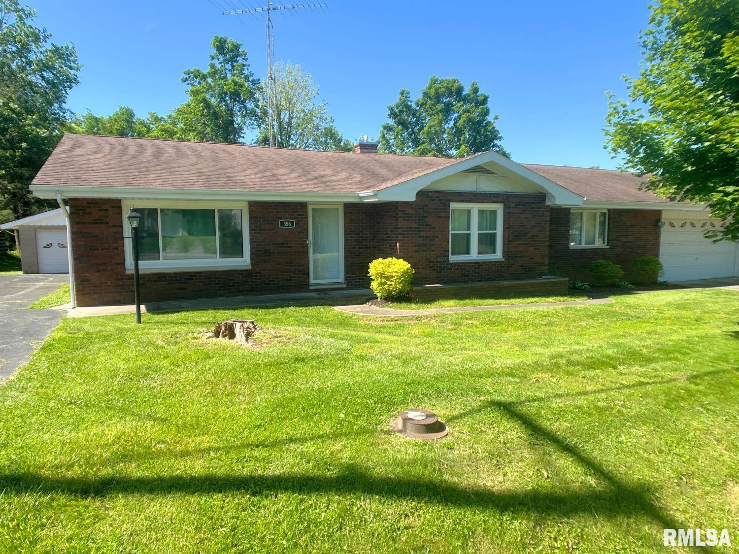 Makanda, IL 62958,356 CEDAR CREEK RD