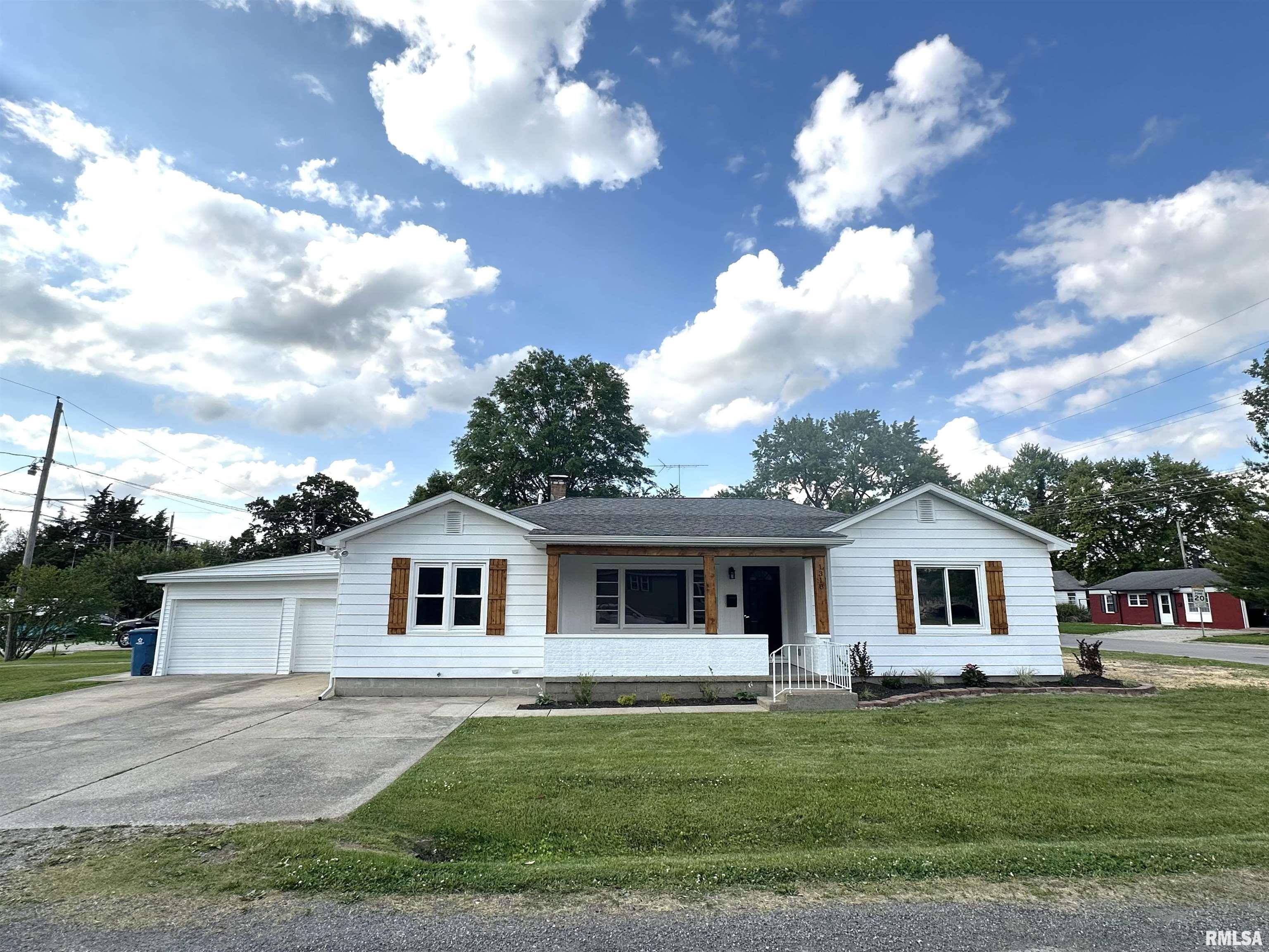 Centralia, IL 62801,1318 E 4TH ST