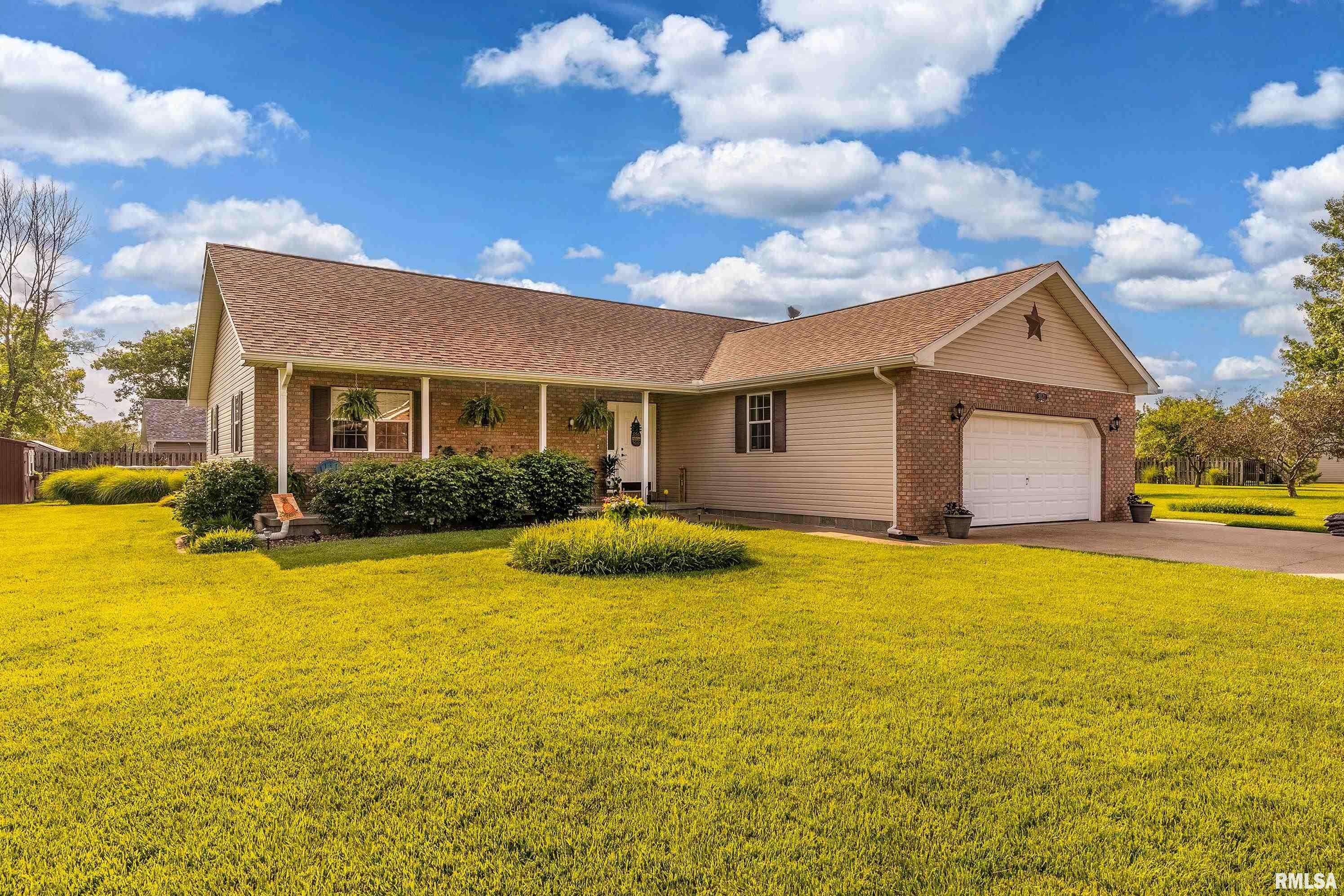 Herrin, IL 62948,3021 TEAKWOOD LN