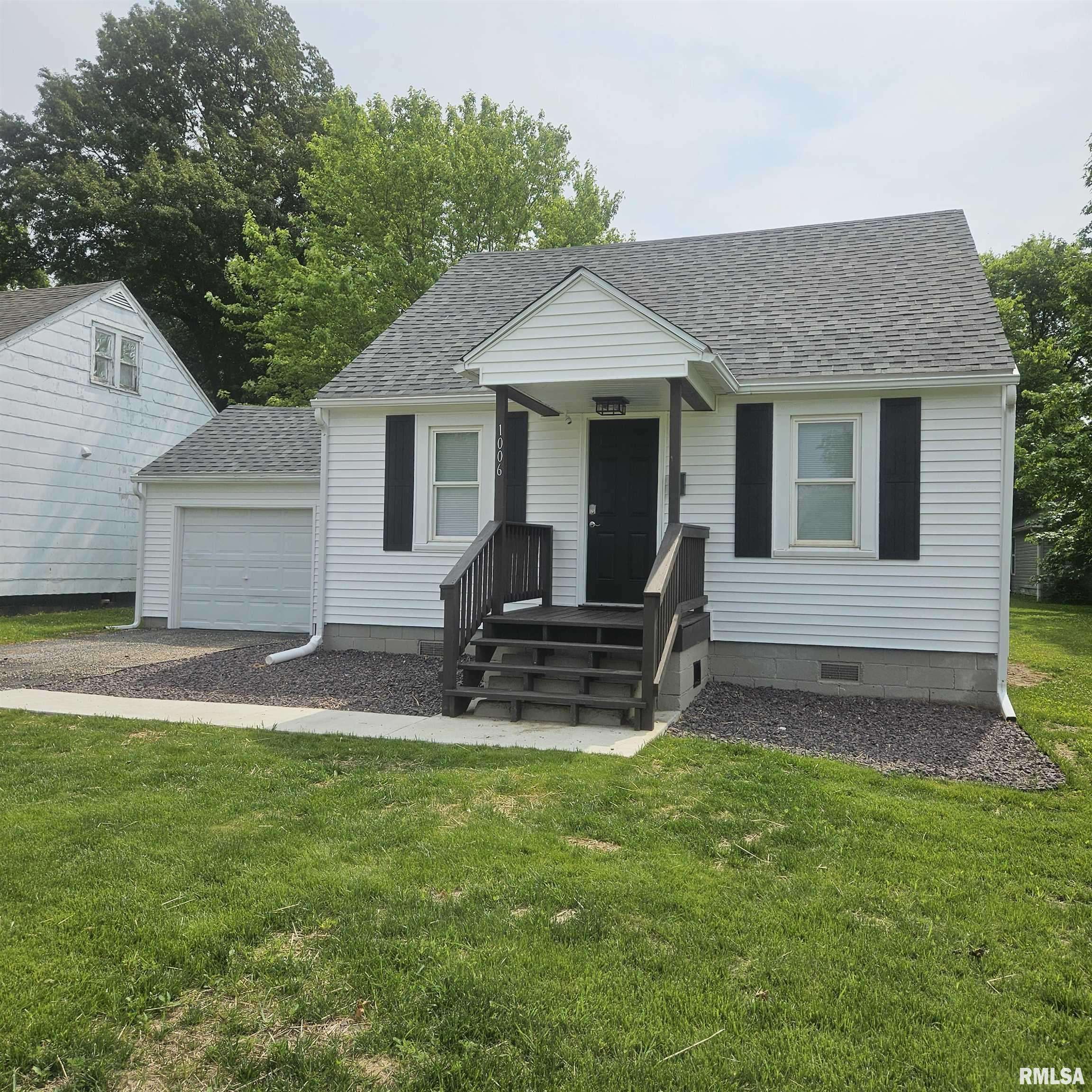 Mt Vernon, IL 62864,1006 S 26TH ST