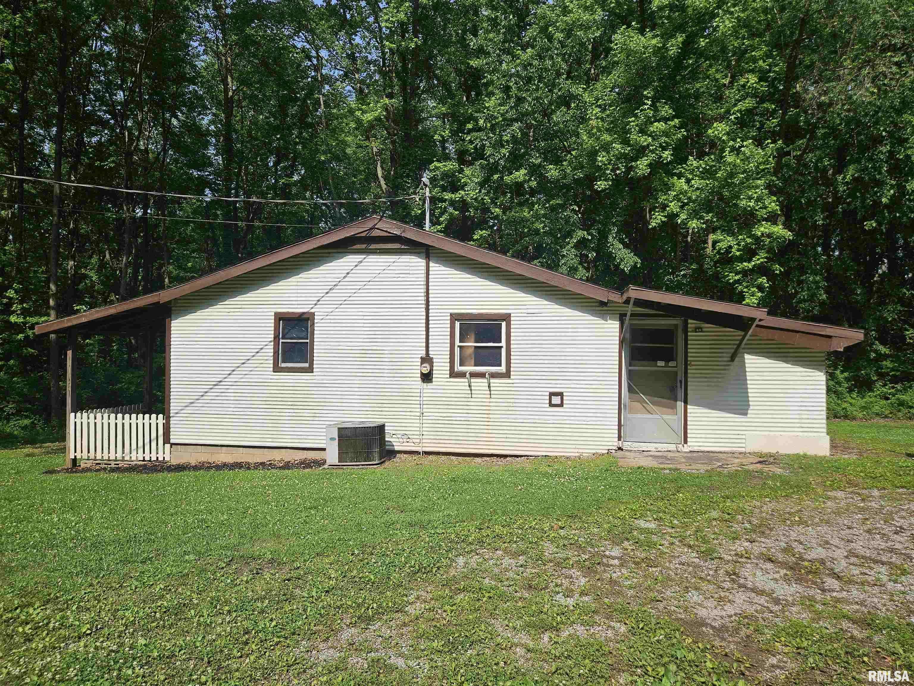 Murphysboro, IL 62966,1233 W HARRISON RD