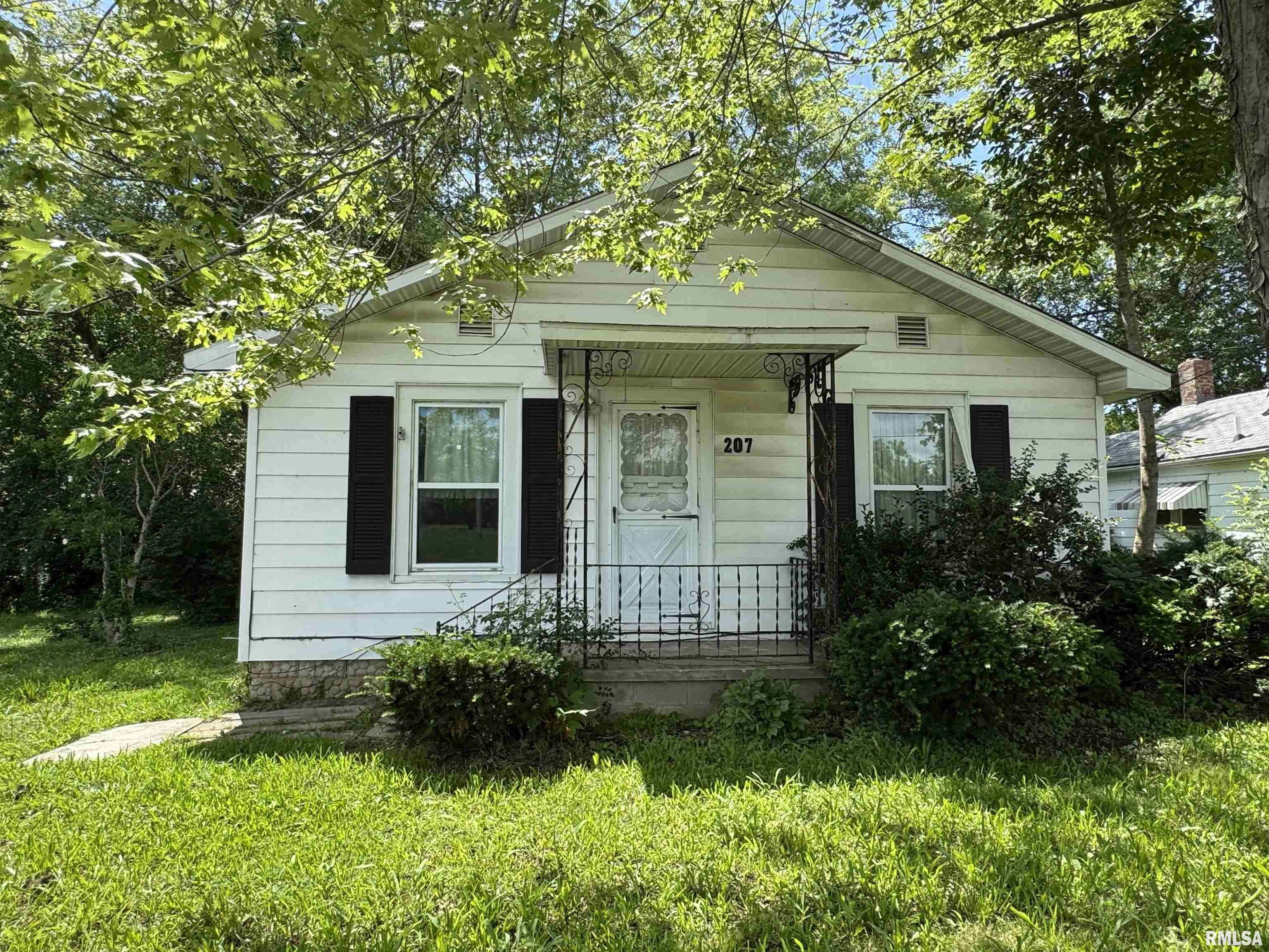 Elkville, IL 62932,207 S ROOSEVELT ST