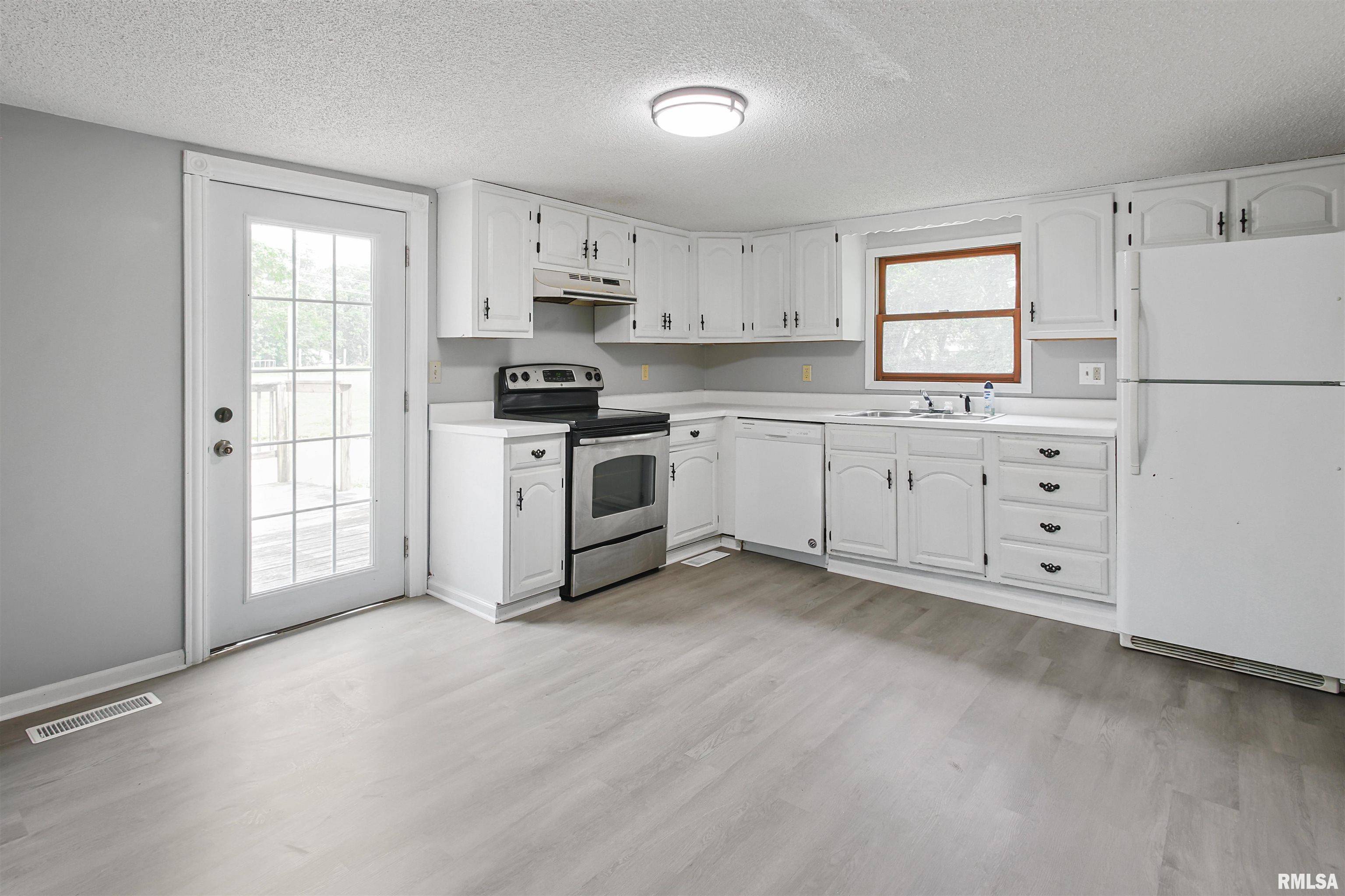 Benton, IL 62812,1130 W WEBSTER ST