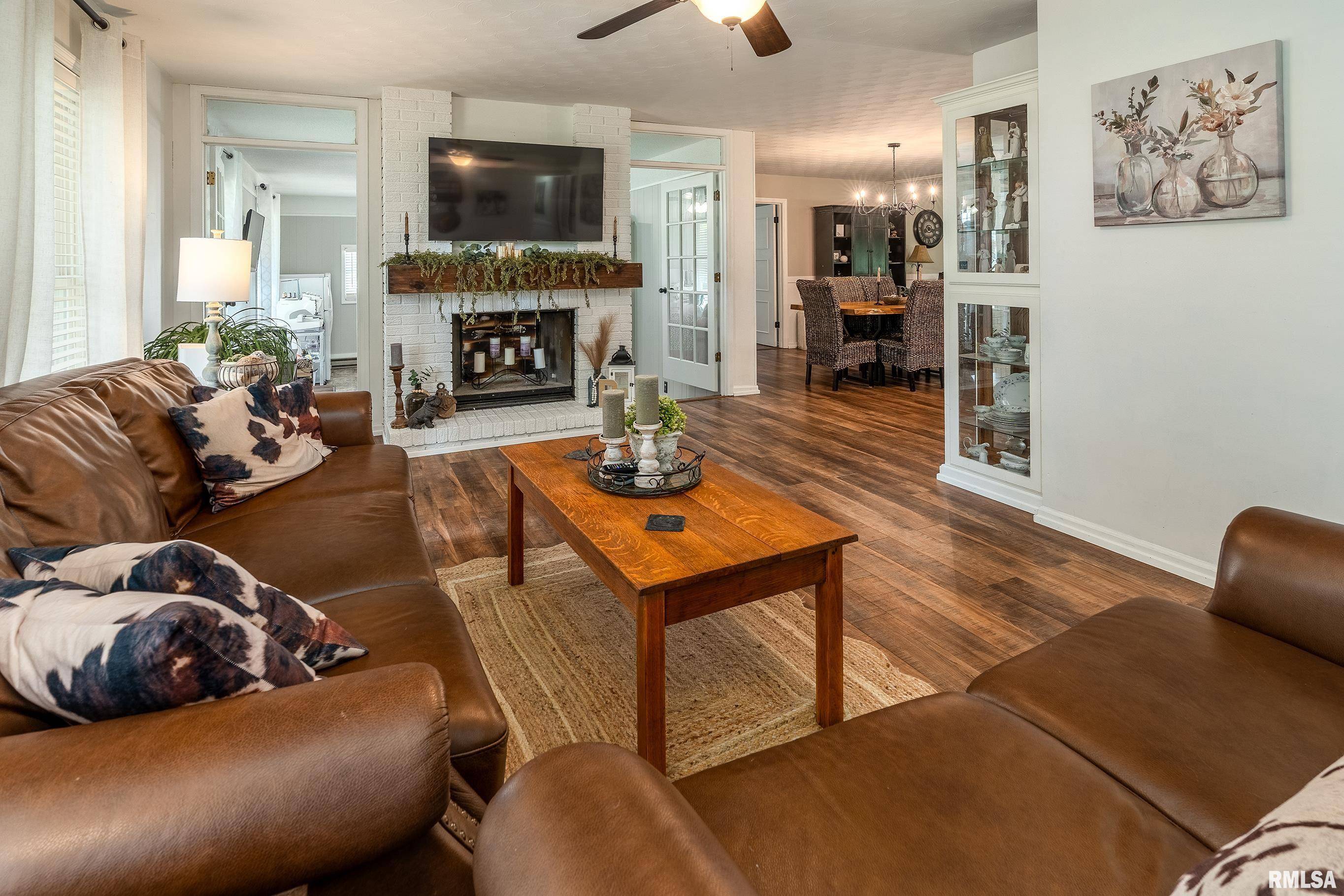 Marion, IL 62959,1801 Old Creal Springs RD