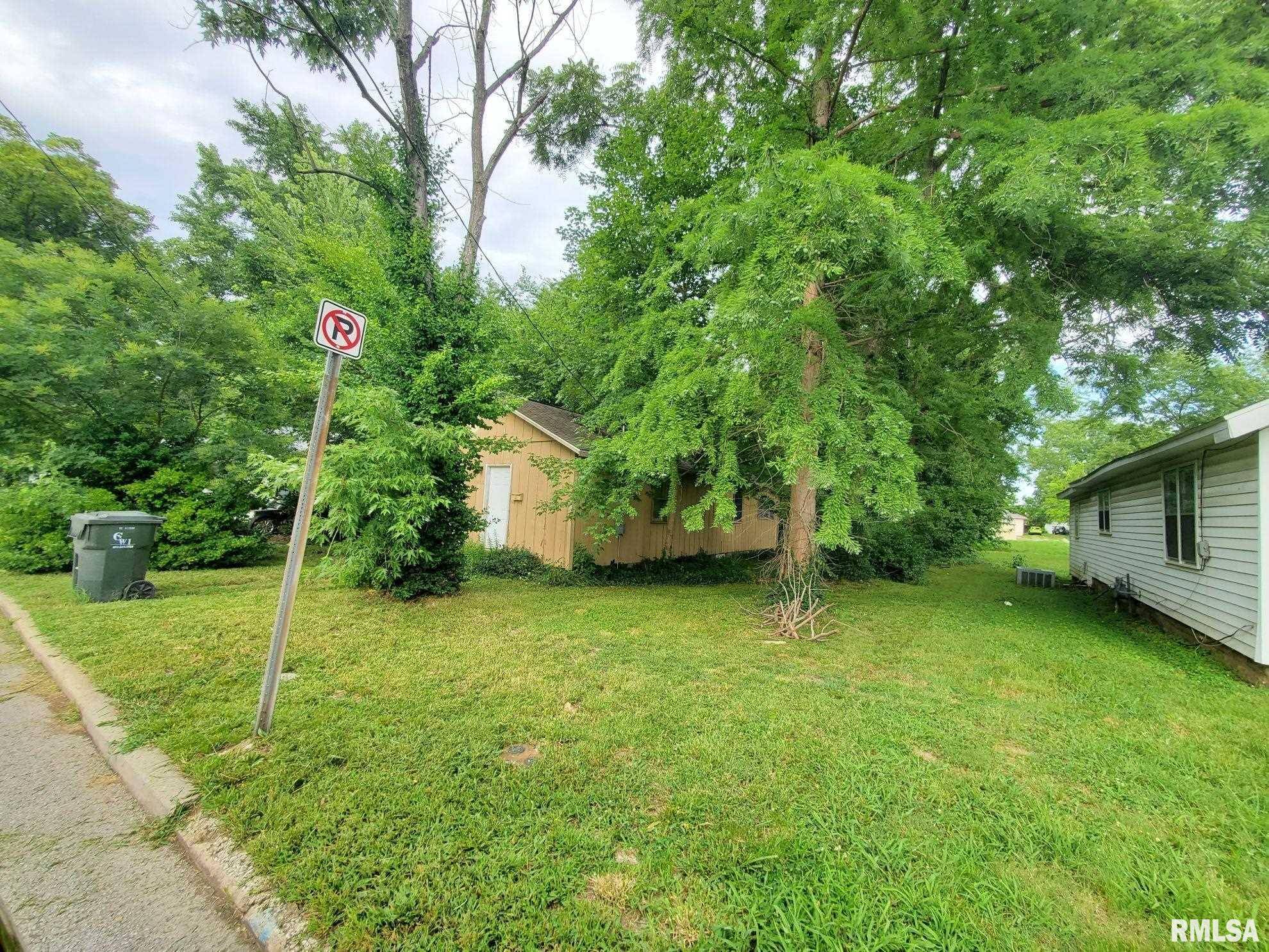 Carbondale, IL 62901,609 N Carico ST