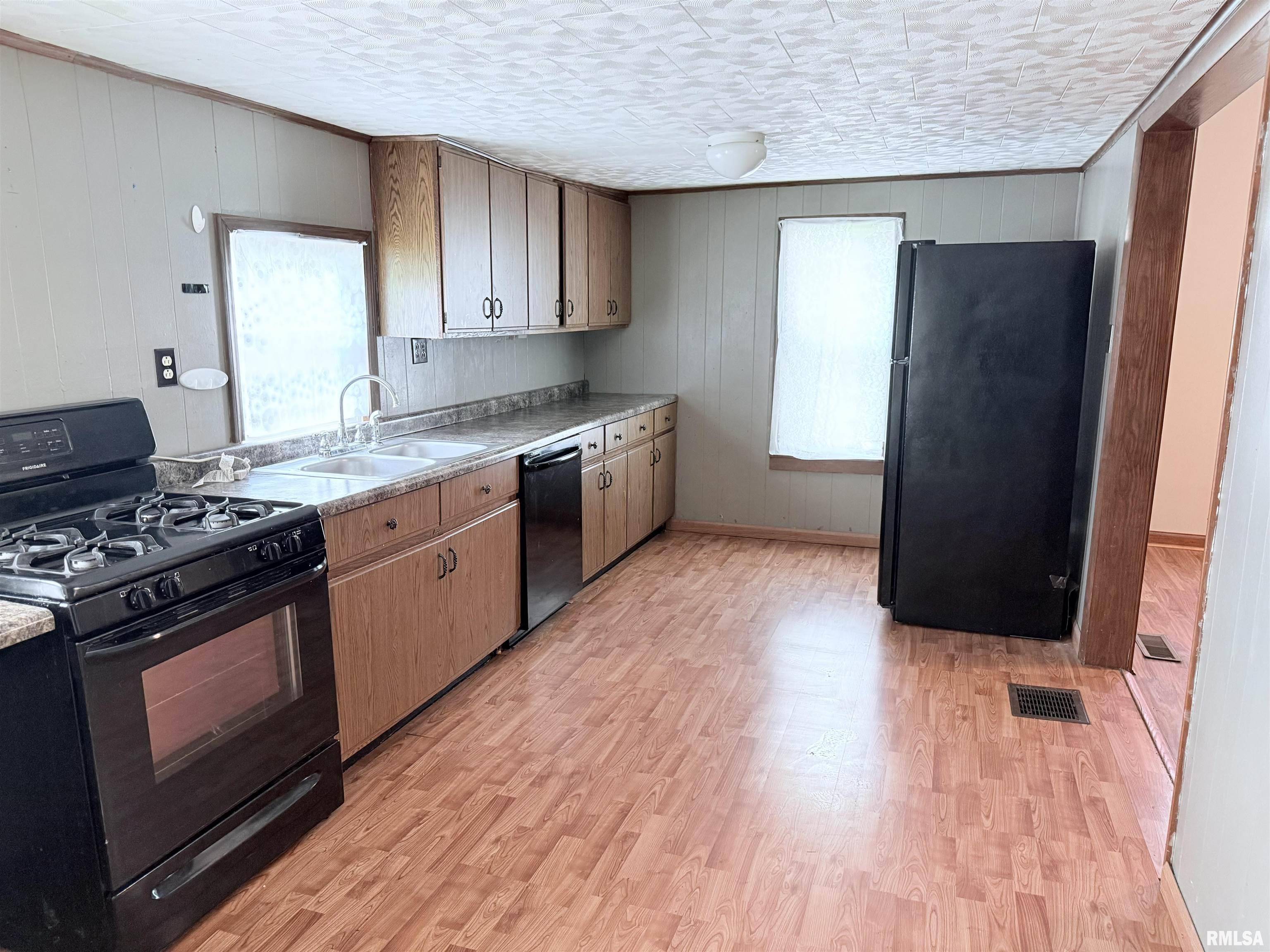 Eldorado, IL 62930,2200 FOREST ST