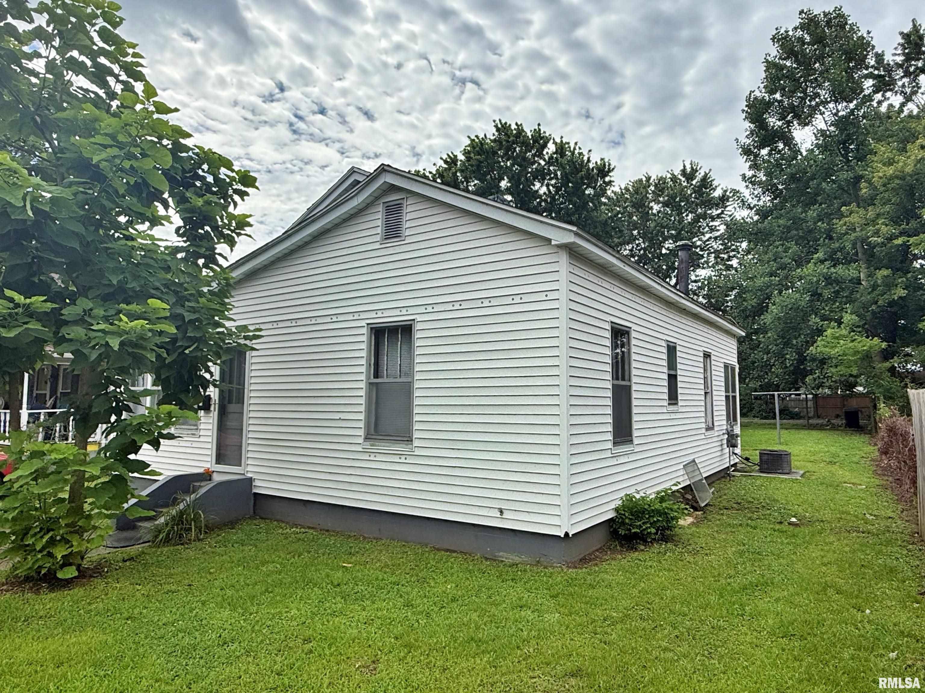 Metropolis, IL 62960,206 W 17TH ST