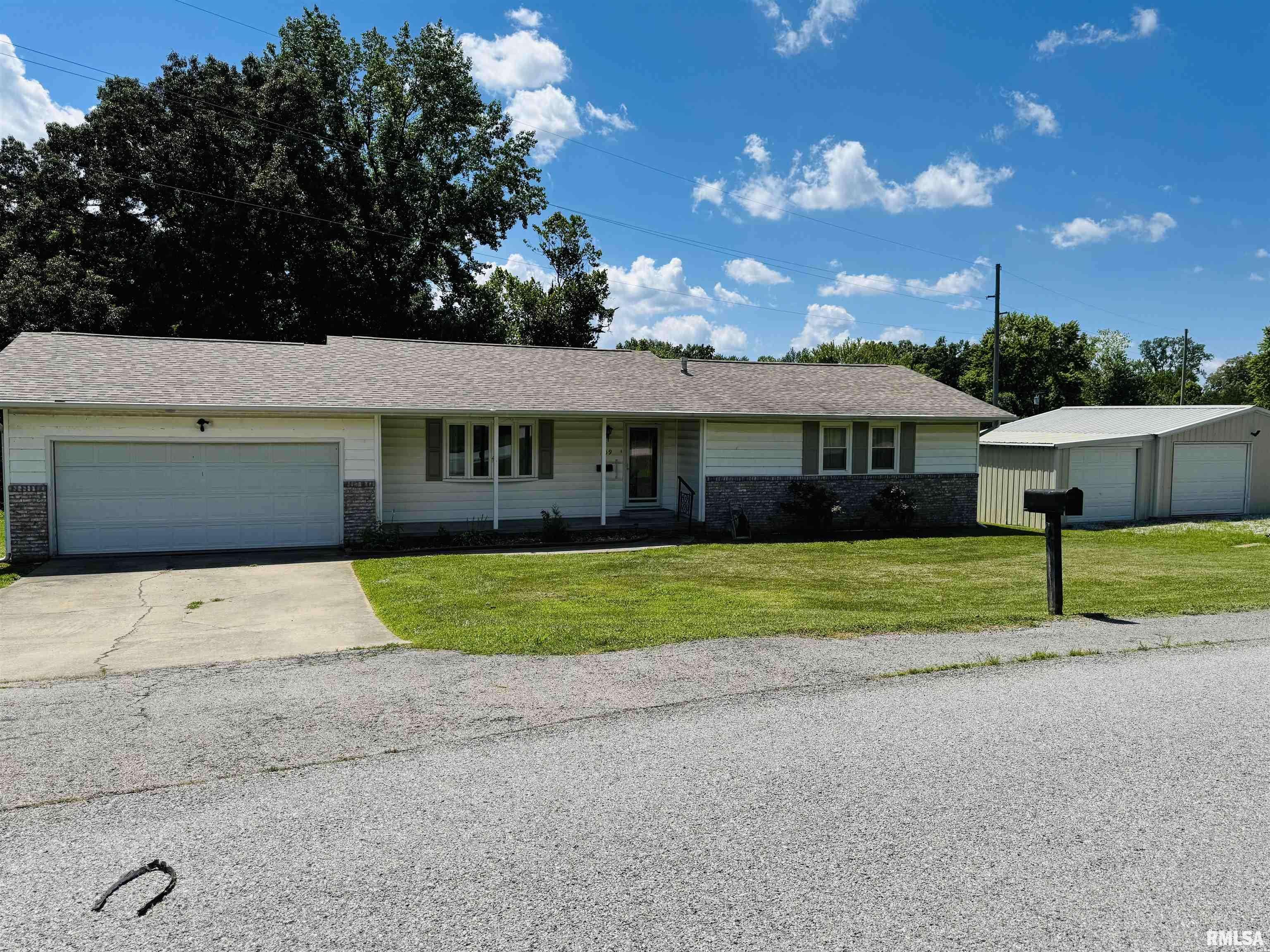 Anna, IL 62906-0000,109 DIVISION ST