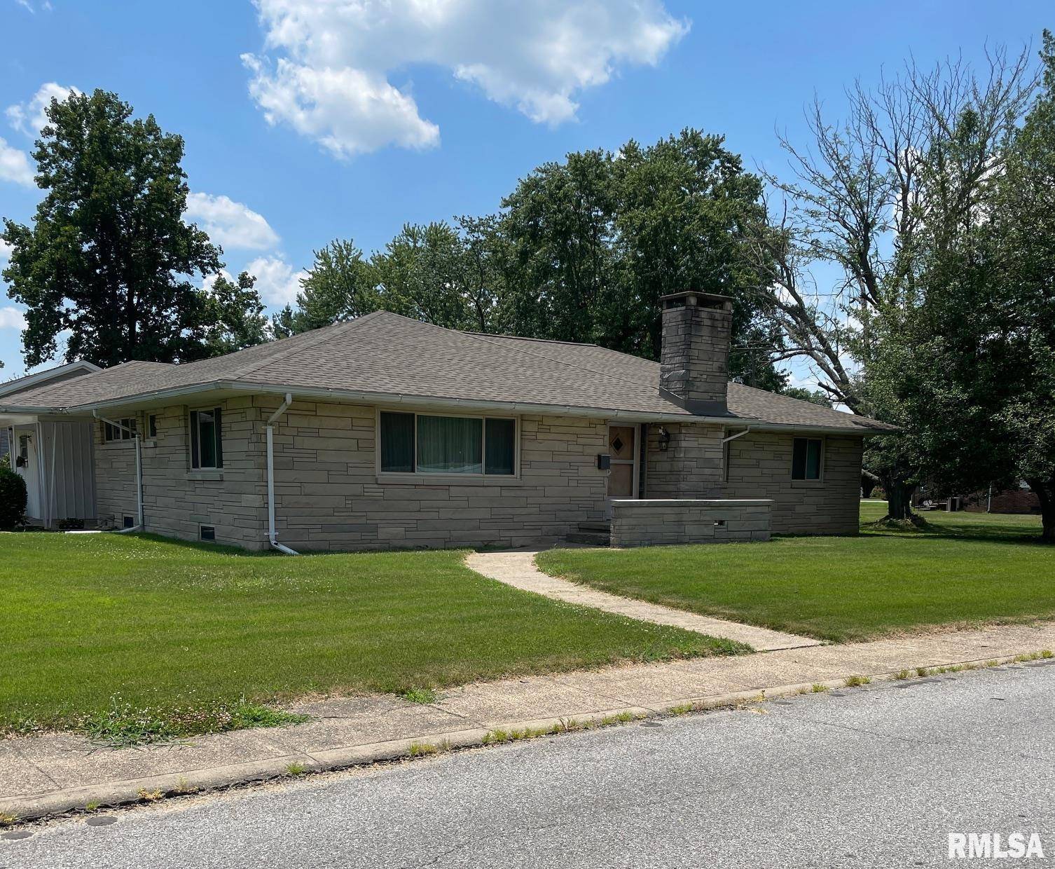 Carmi, IL 62821,303 S COLLEGE BLVD