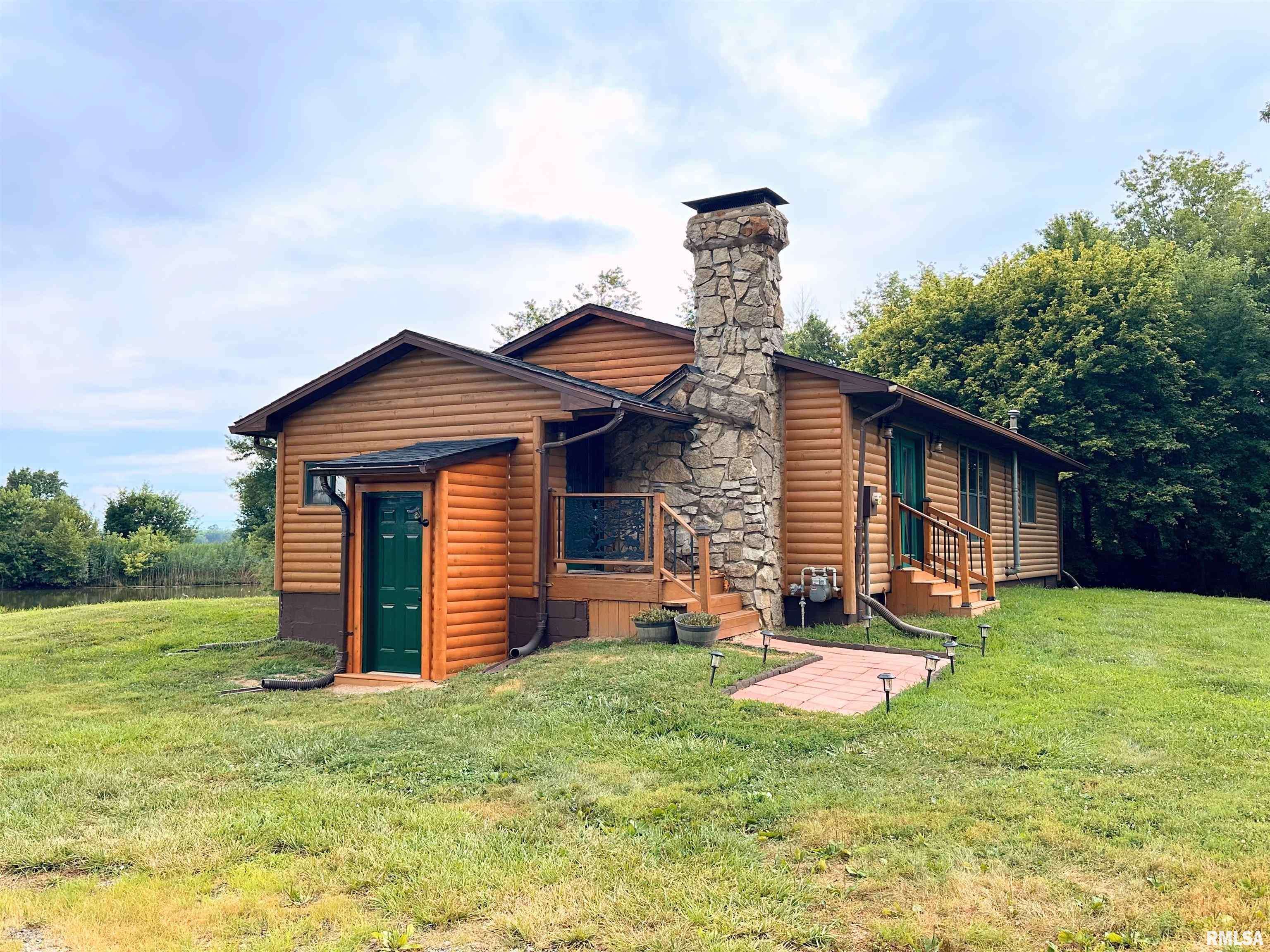 Duquoin, IL 62832,8741 Majestic DR