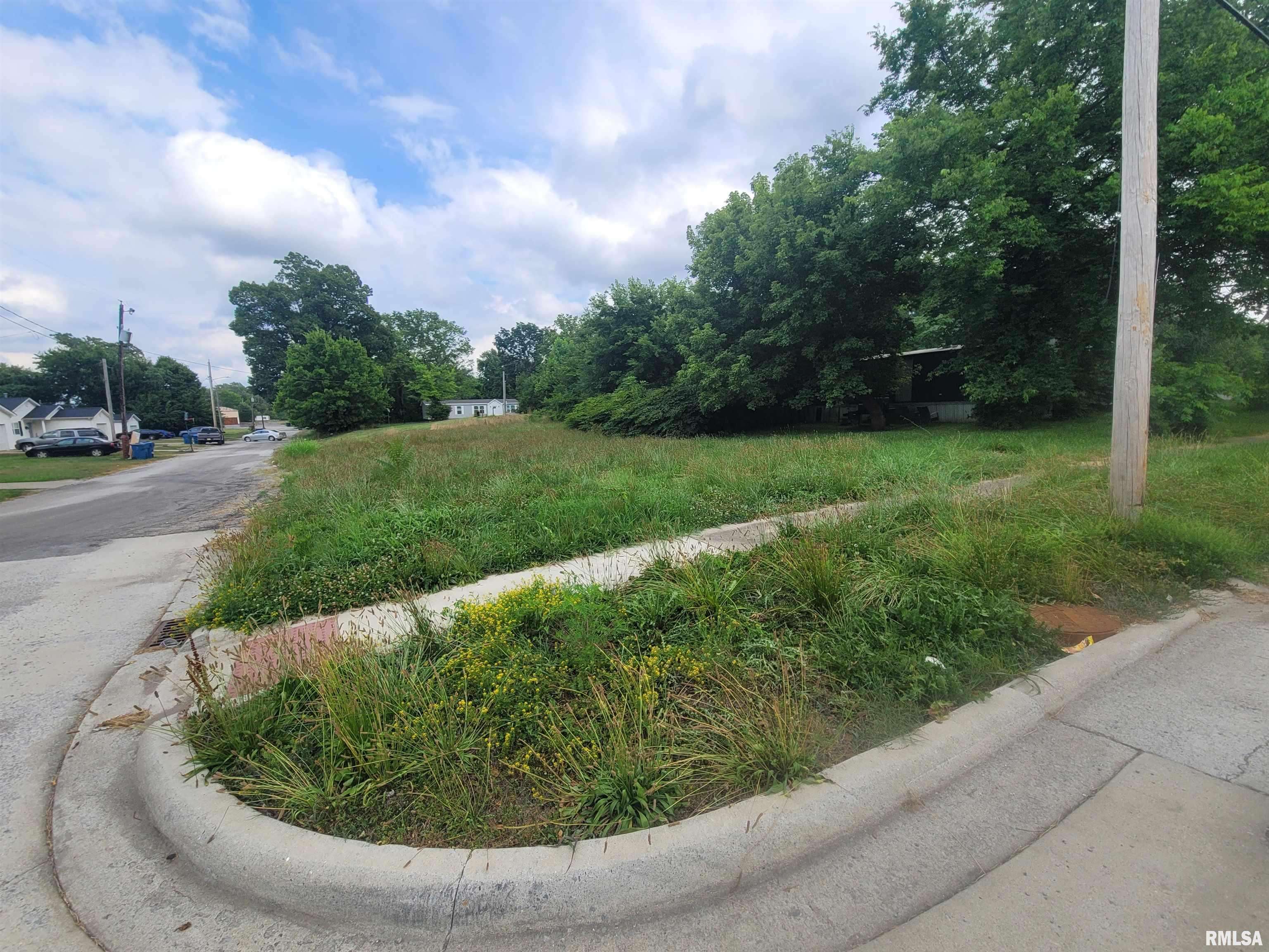 Mt Vernon, IL 62864,300 S 4TH ST