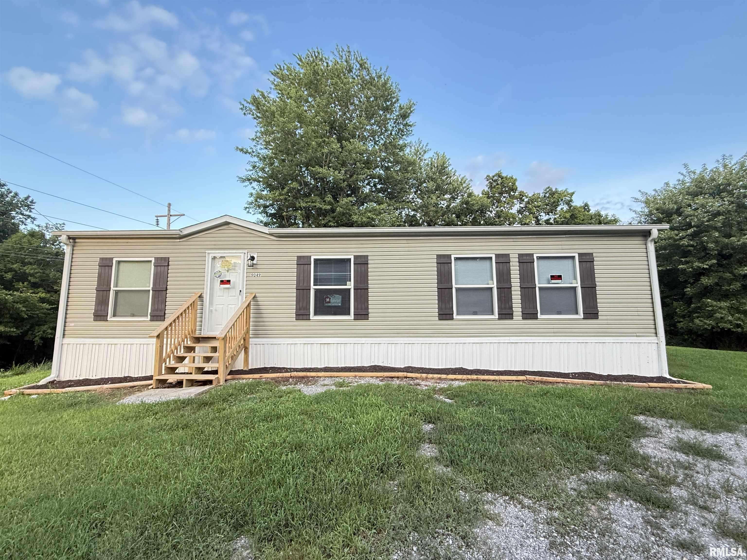 Marion, IL 62959,9049 Grassy RD