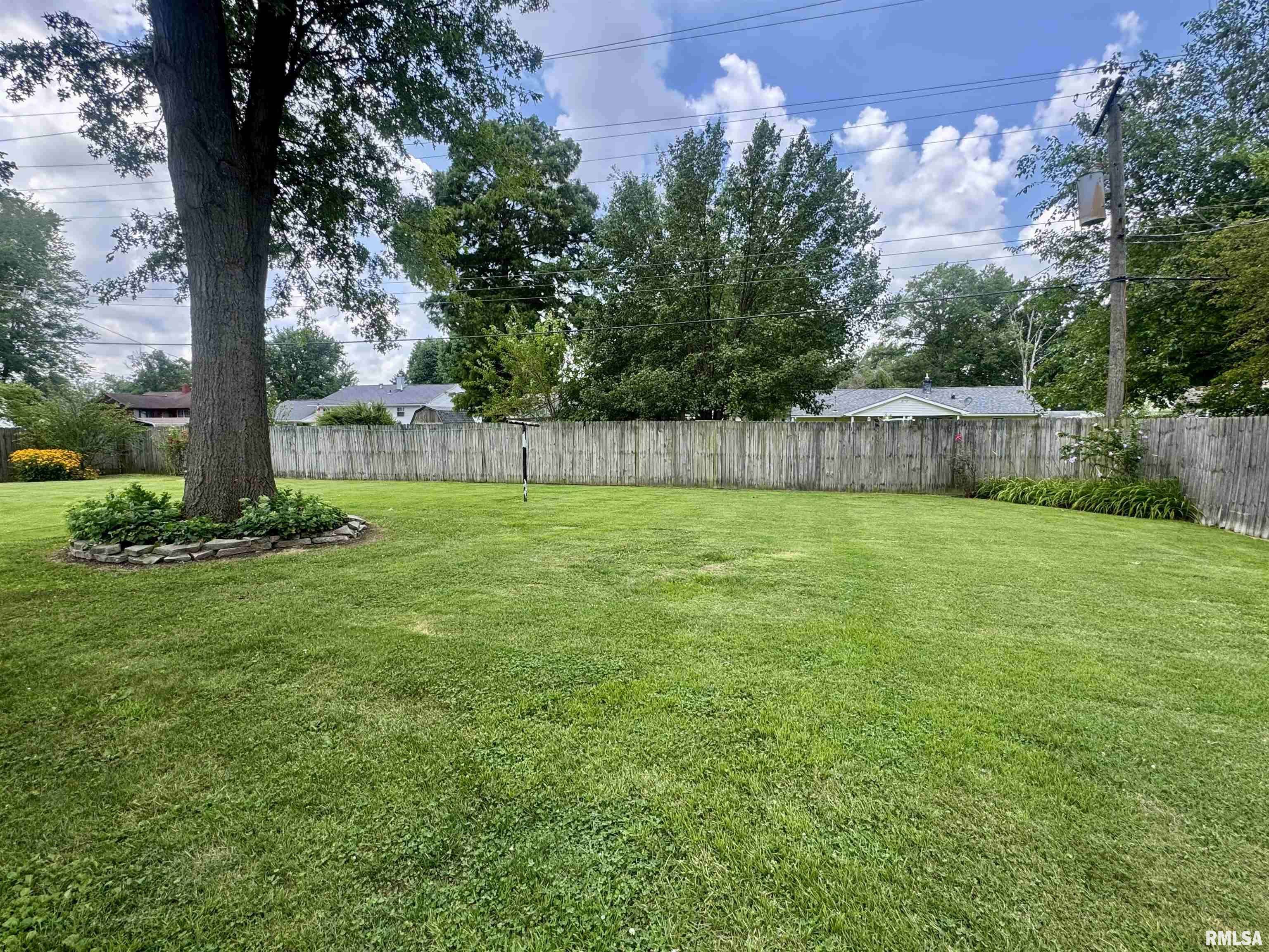 Centralia, IL 62801,11 W OAK PARK ST