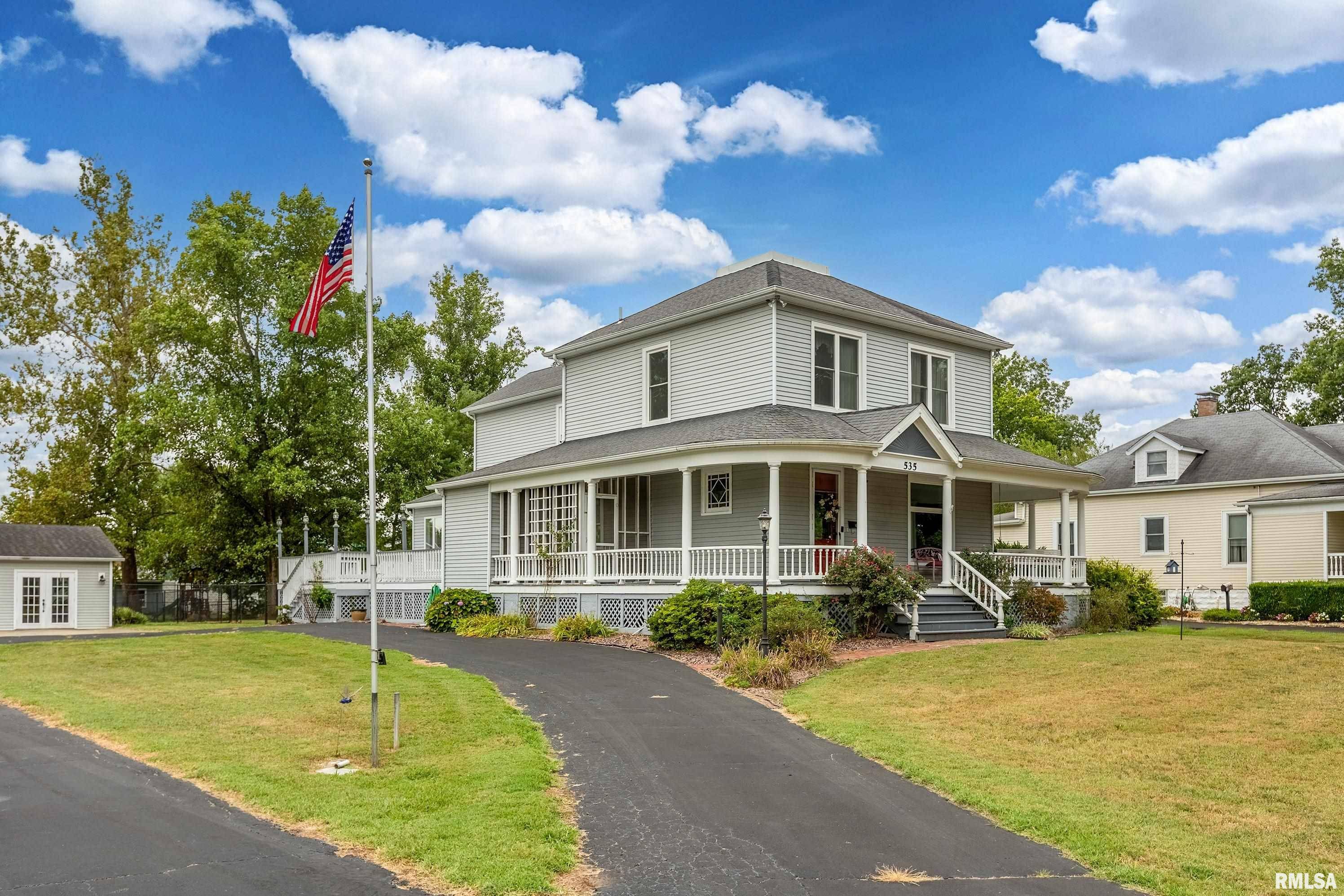 Duquoin, IL 62832,535 E MAIN ST