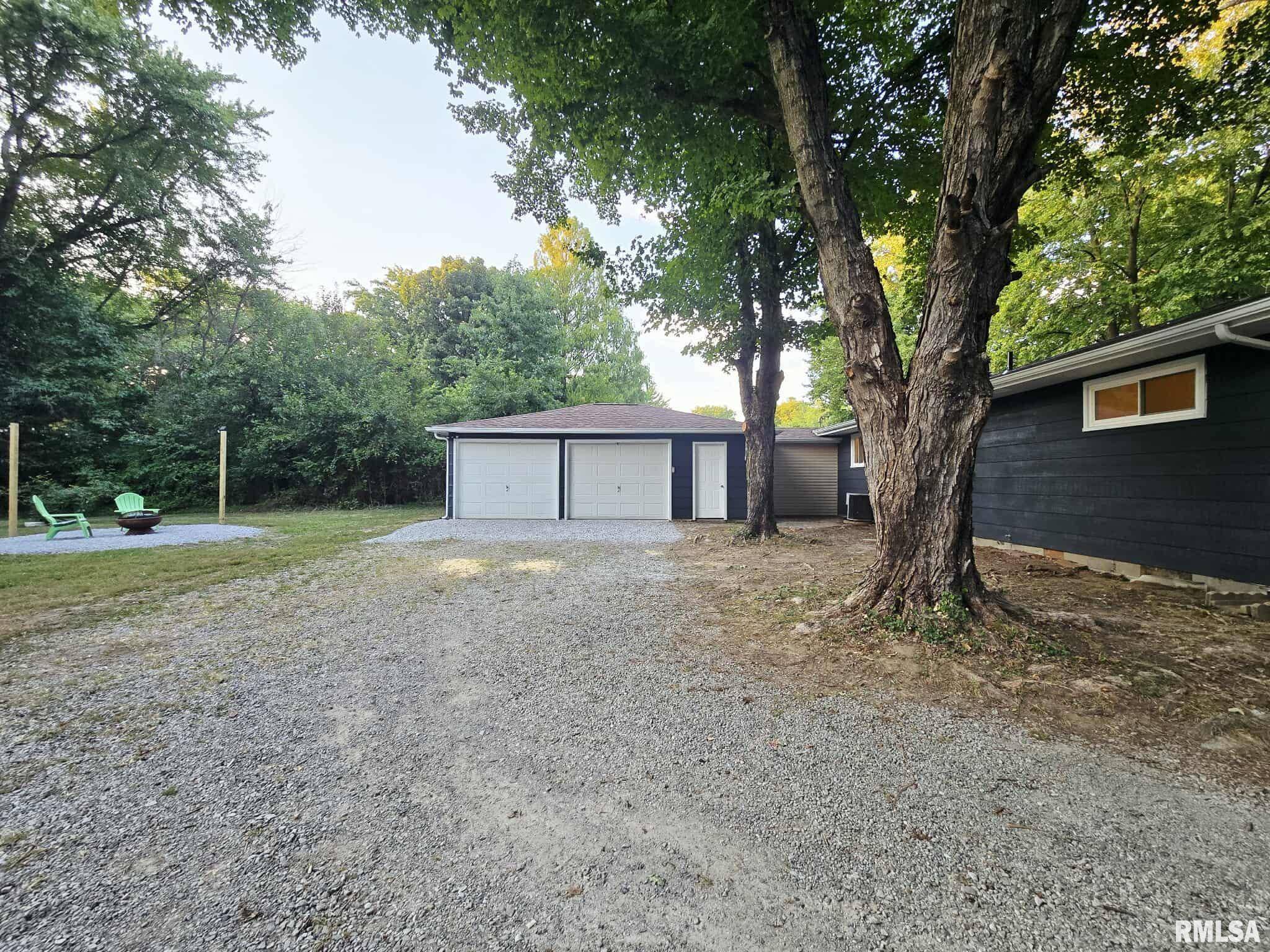 Mt Vernon, IL 62864,415 Marteeny ST