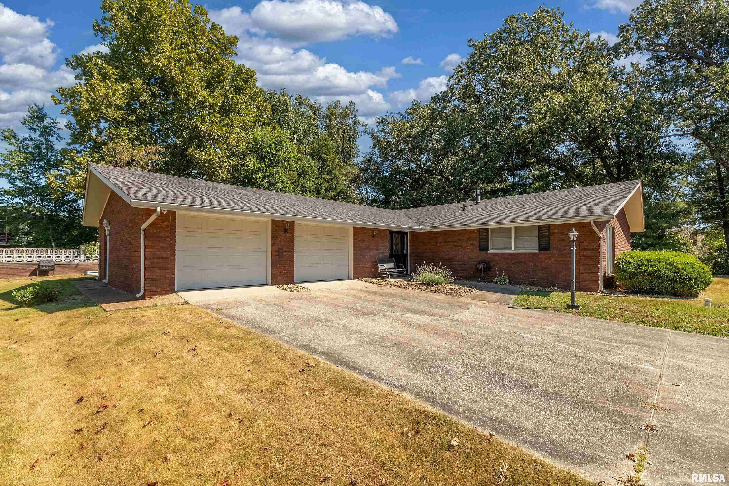 Harrisburg, IL 62946-5268,30 Red Bud RD